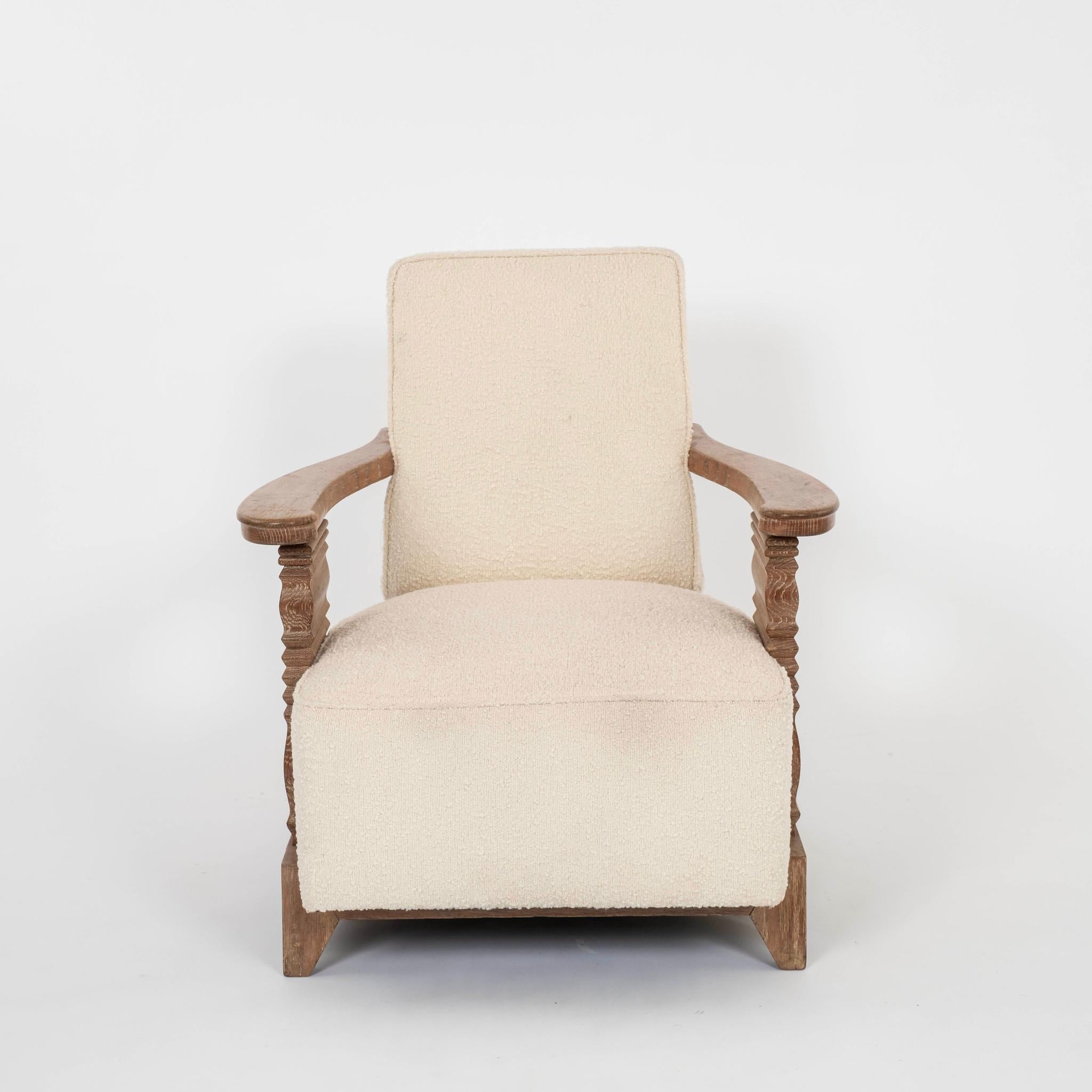 Chêne Paire de fauteuils de salon en chêne blanc cérusé Art Déco français en vente