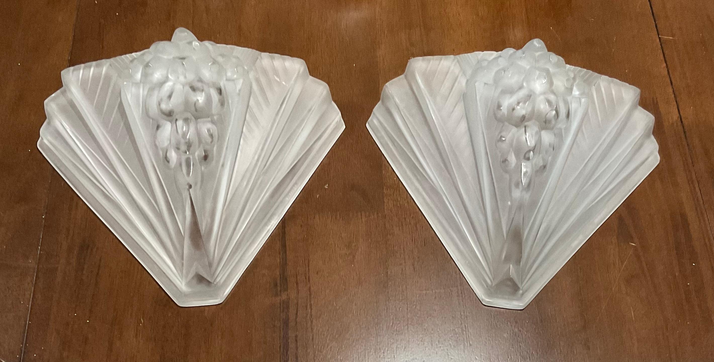 Pair French Art Deco Signed Art Glass Sconces with Original Mounts, circa 1930s For Sale 3