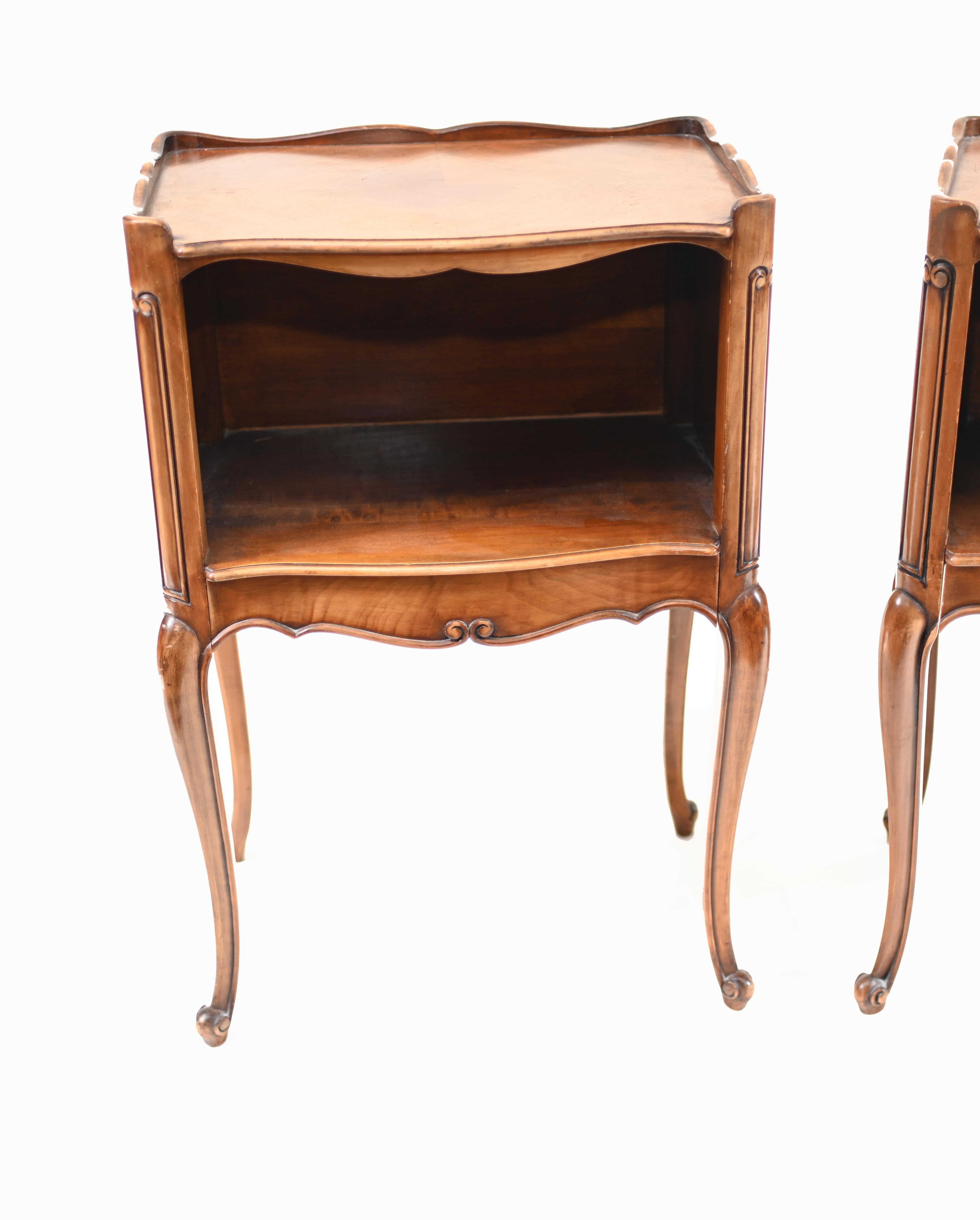 Elegant pair of French bedside cabinets in kingwood
Elegantly curved legs make these a great interiors pair
Circa 1920 and purchased from a dealer on Marche Biron at Paris antiques markets
Offered in great shape ready for home use right away
We