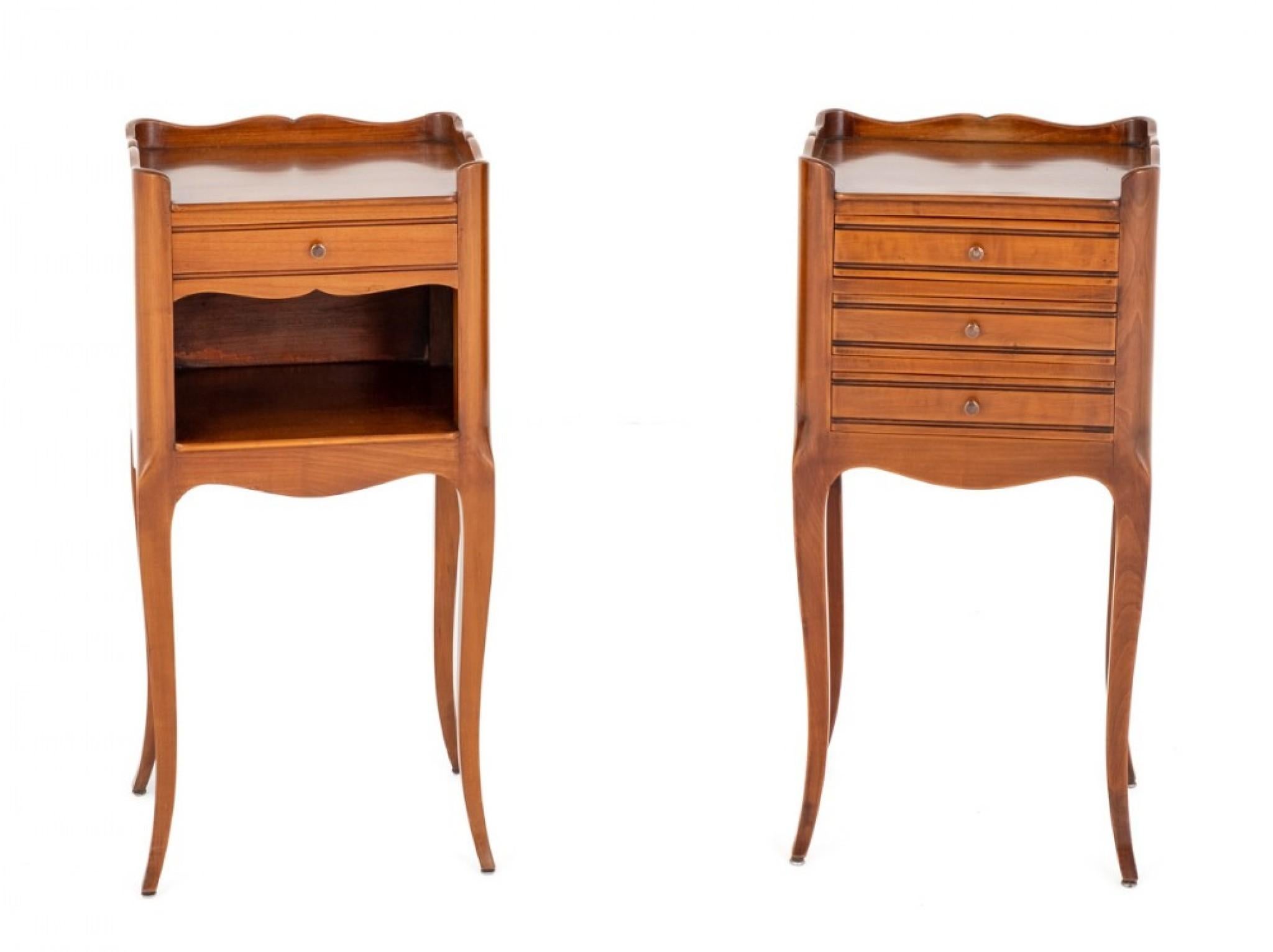 Pair of French Walnut Bedside Cabinets.
These Cabinets Stand Upon Elegant Shaped Legs.
One Cabinet Features 3 x oak Lined Drawers.
The 2nd Cabinet Features 1 x Oak Lined Drawer and a Useful Storage Space.
Each Cabinet Having a Shaped Upstand to the