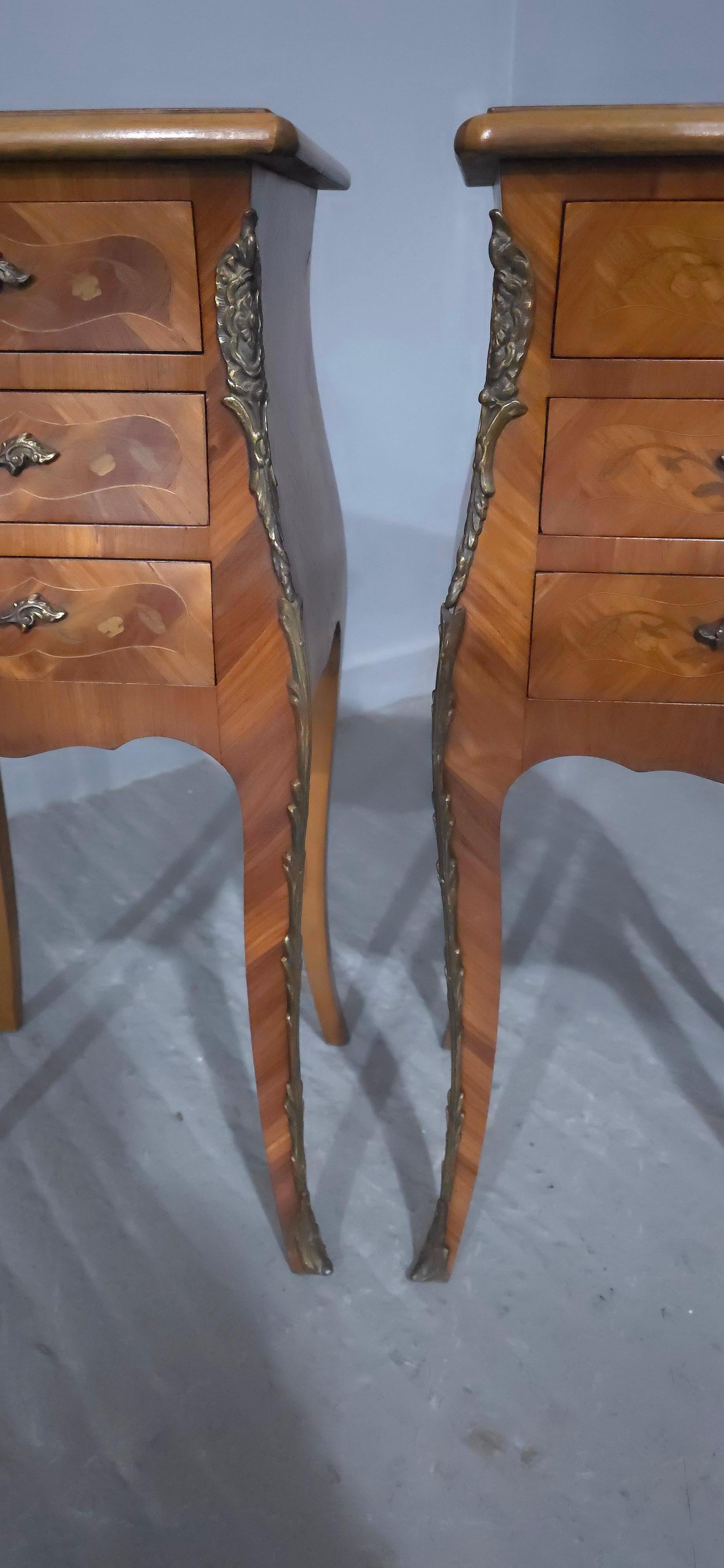 Louis XIV Paire de commodes lampes de chevet françaises en vente