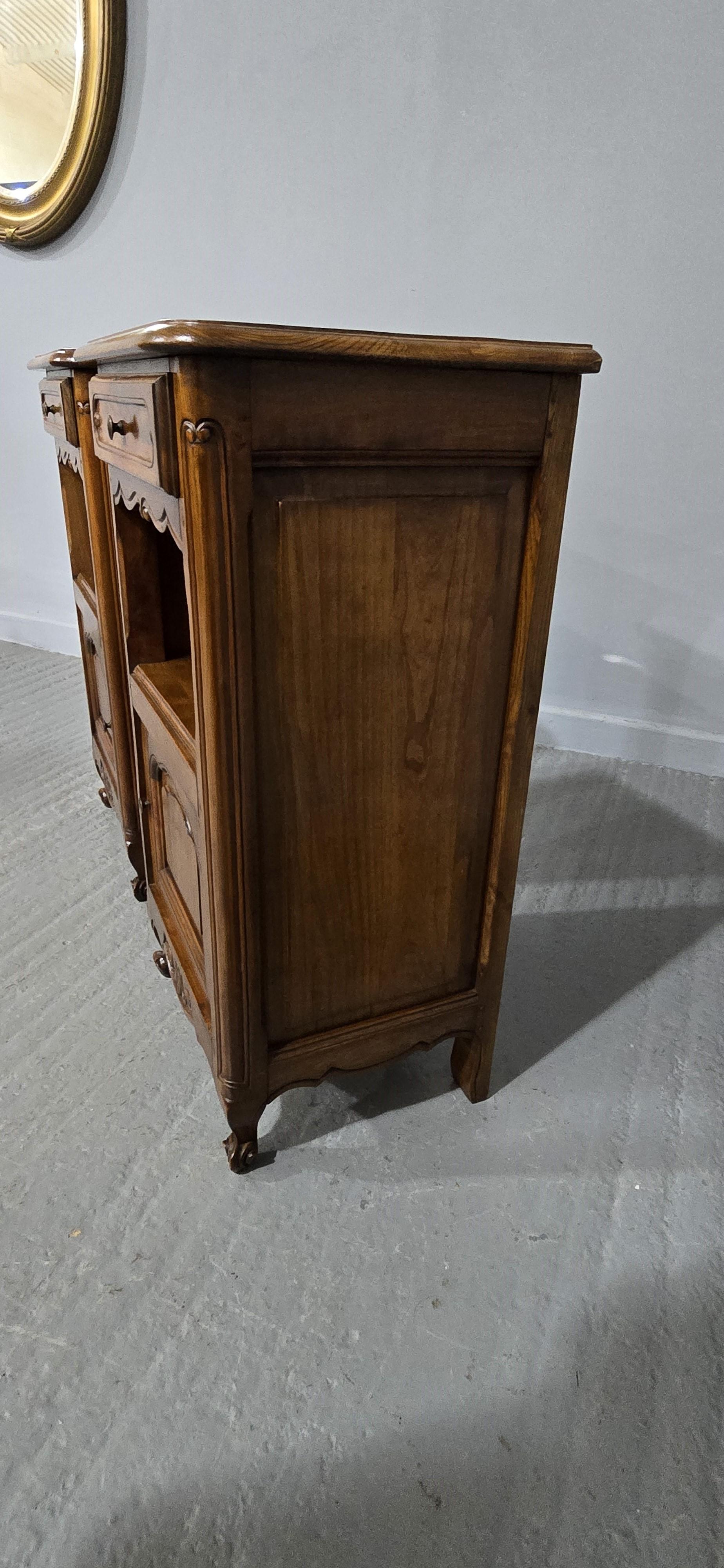 Cherry Pair French Bedside Lamp Tables For Sale