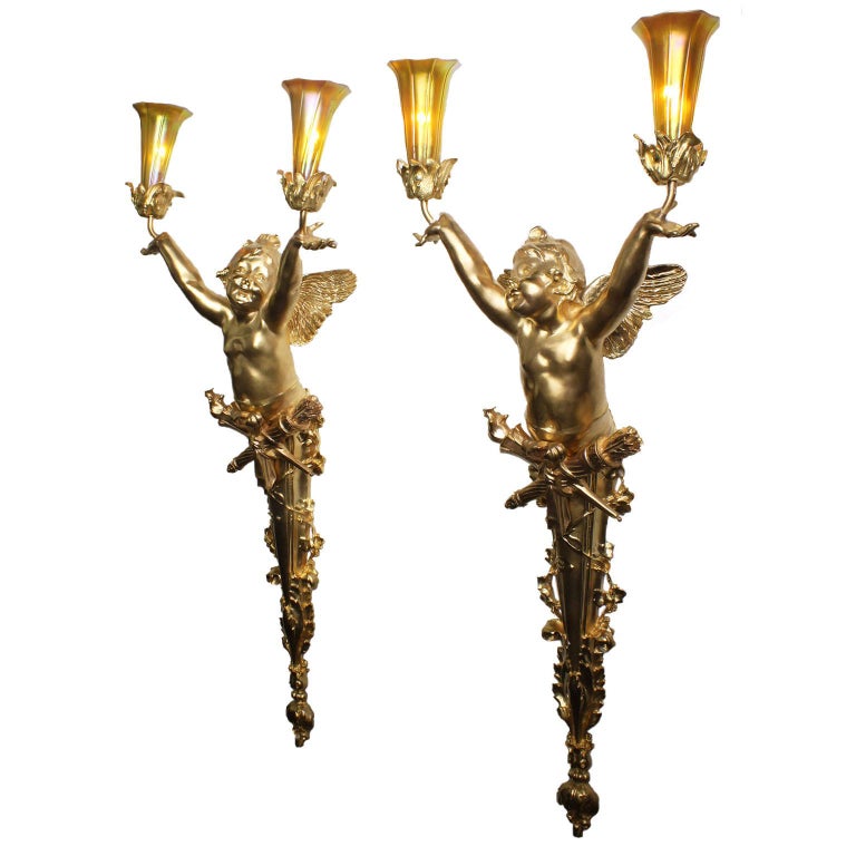 Paire D'appliques Murales Vintage Chérubins En Laiton Et Verre Dépoli - Déco étoile