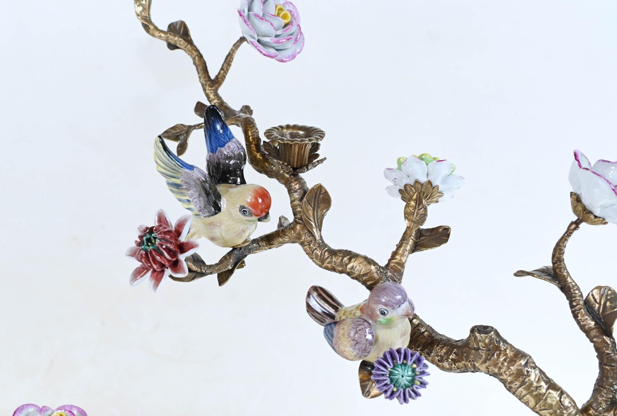 Paar französische Vogelmarken-Parrots aus Goldbronze-Porzellan mit Ormolu-Porzellan im Angebot 13