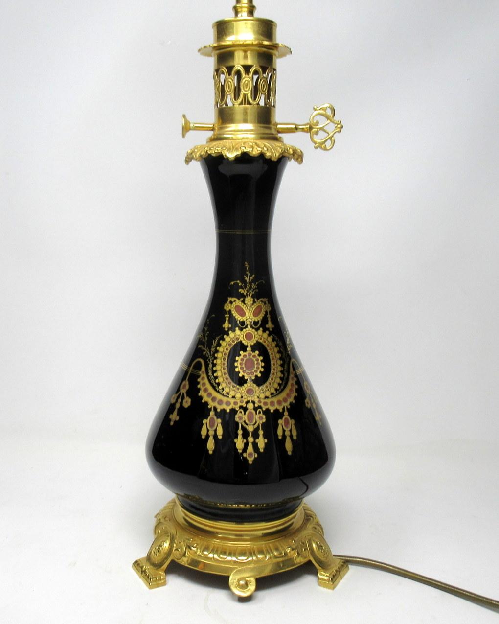 Early Victorian Pair of French Black Enameled Glass Ormolu Table Lamps Art Nouveau, 19th Century