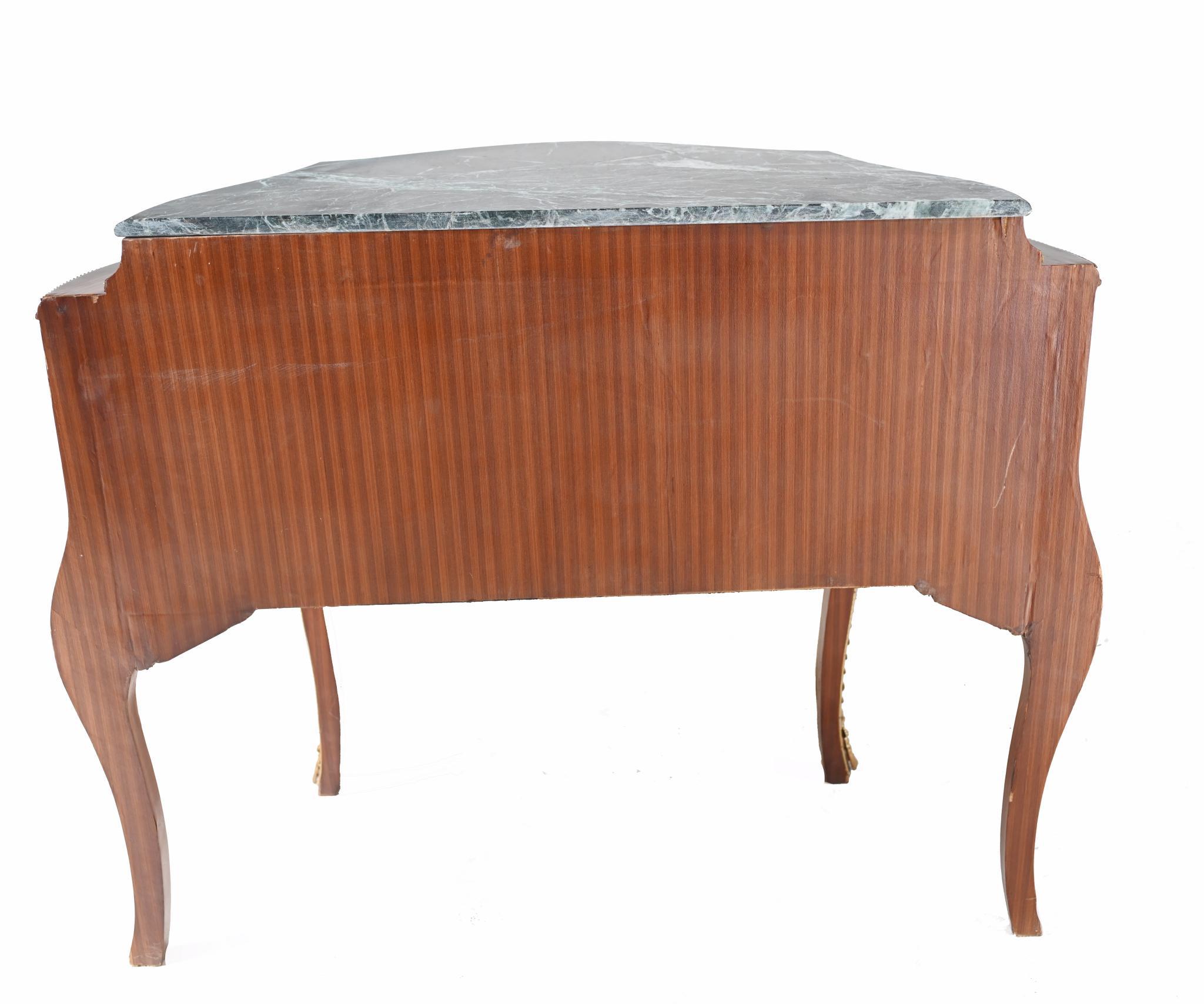 You are viewing a gorgeous pair of French Napoleon II Revival commodes
Of bombe form, these really are the height of refined elegance and would elevate any interior
Features rich ormolu (gilt bronze) mounts throughout—elaborate,
crisp, and finely
