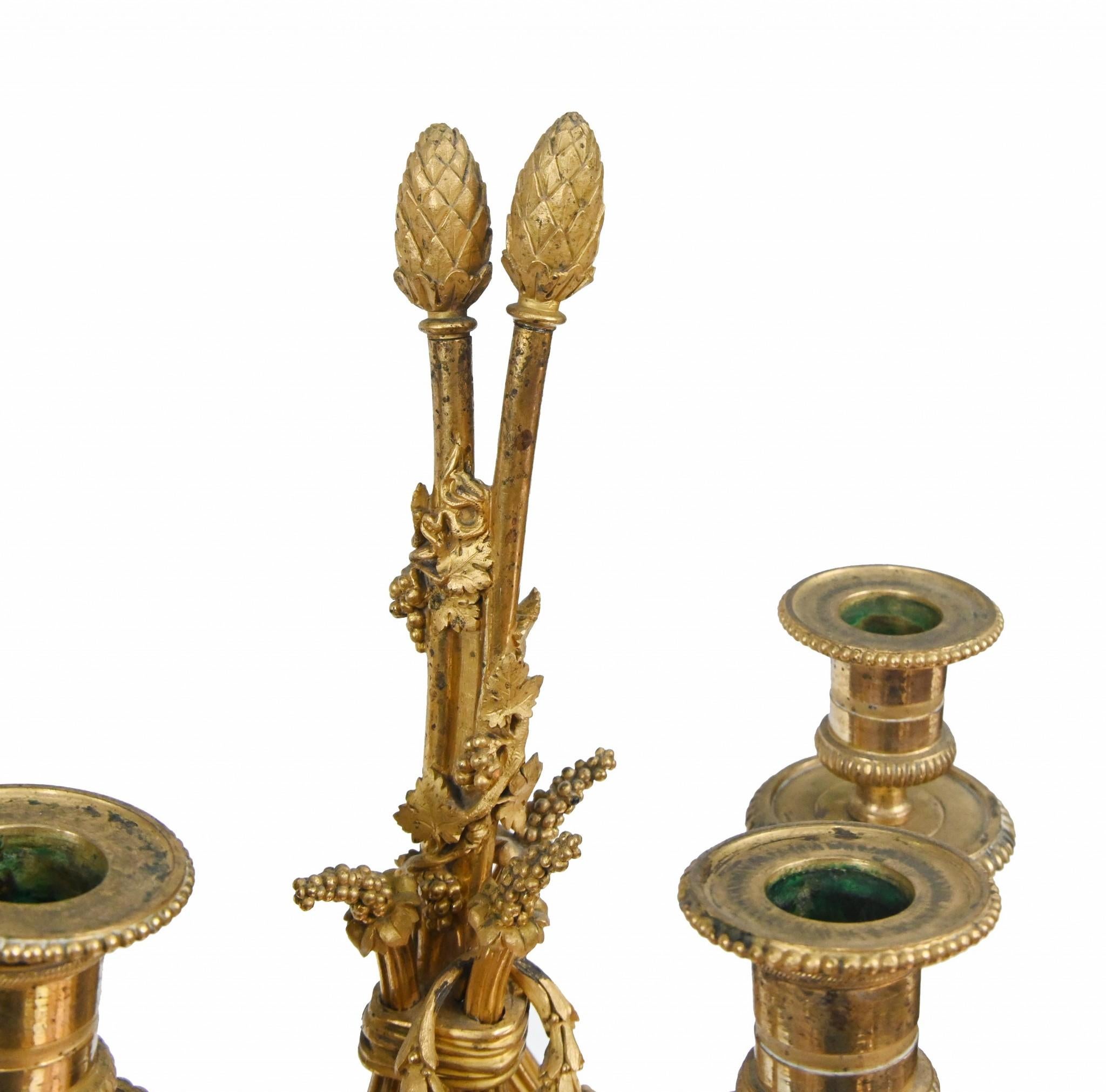 Coppia di candelabri Cherub in bronzo francese Clodion in vendita 5