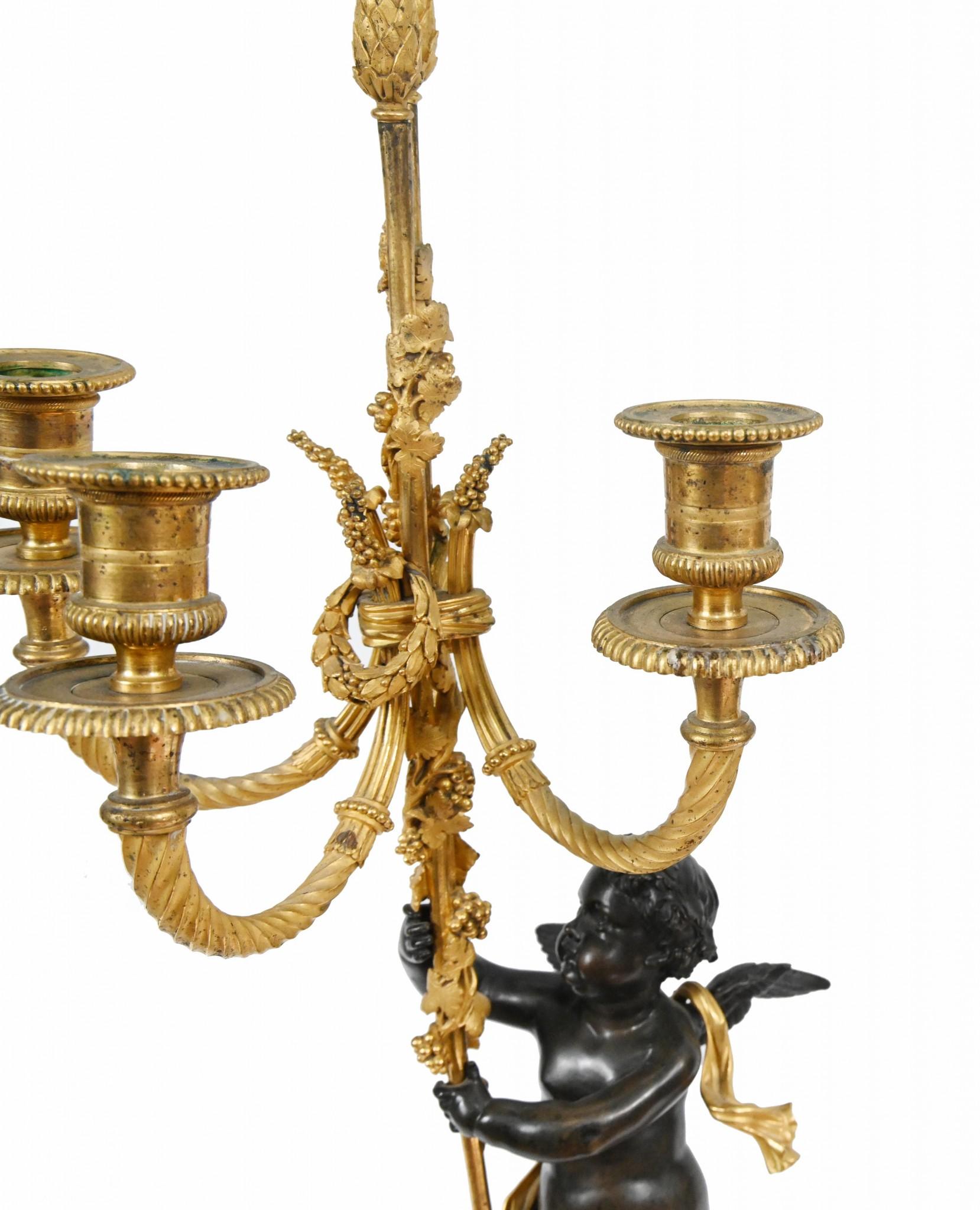 Coppia di candelabri Cherub in bronzo francese Clodion in vendita 6