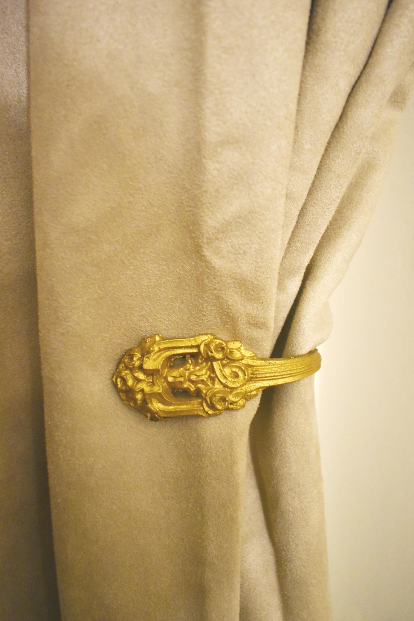 Coppia di fermatende francesi in bronzo in stile Luigi XVI in vendita 8