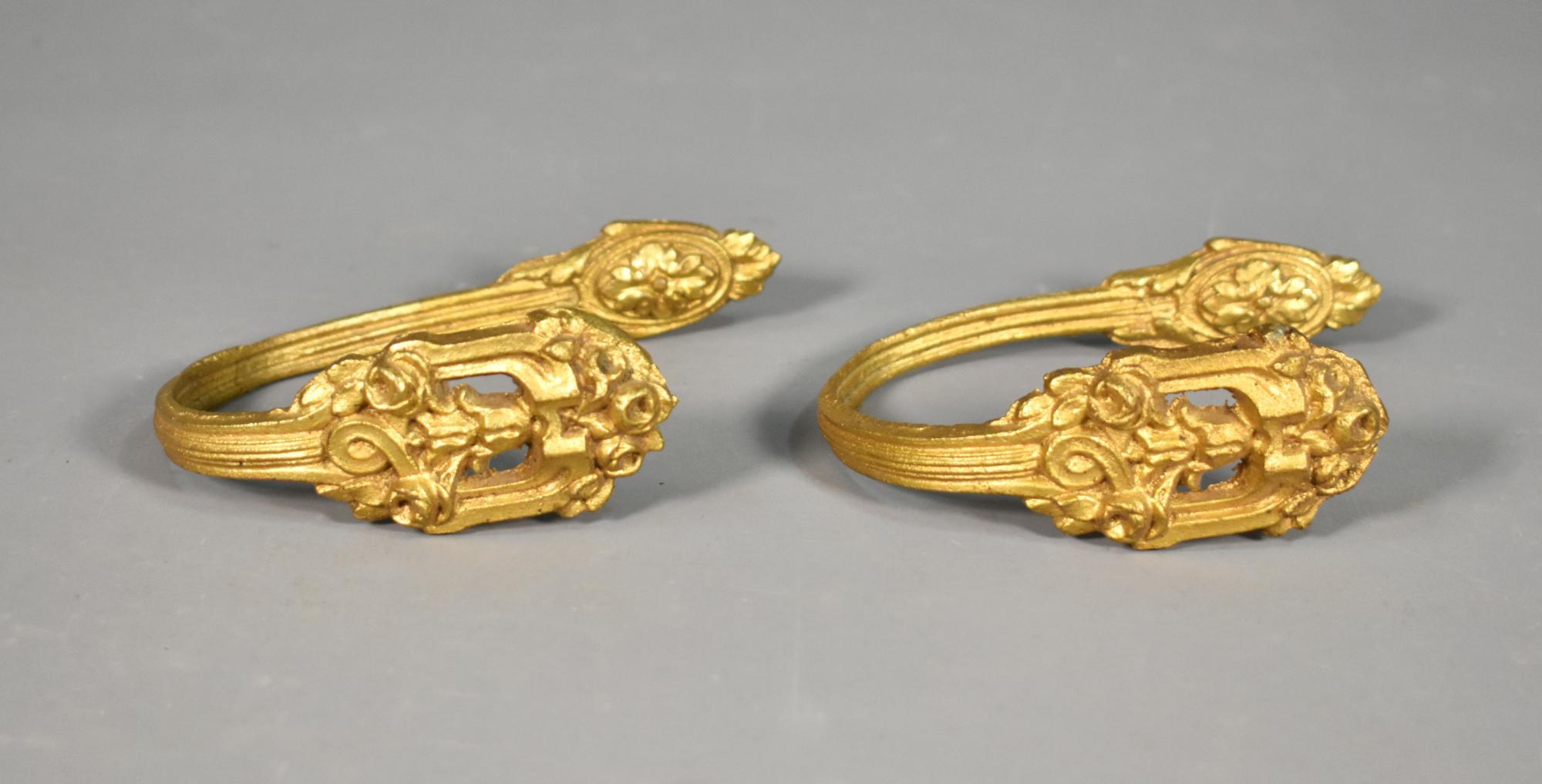 Francese Coppia di fermatende francesi in bronzo in stile Luigi XVI in vendita
