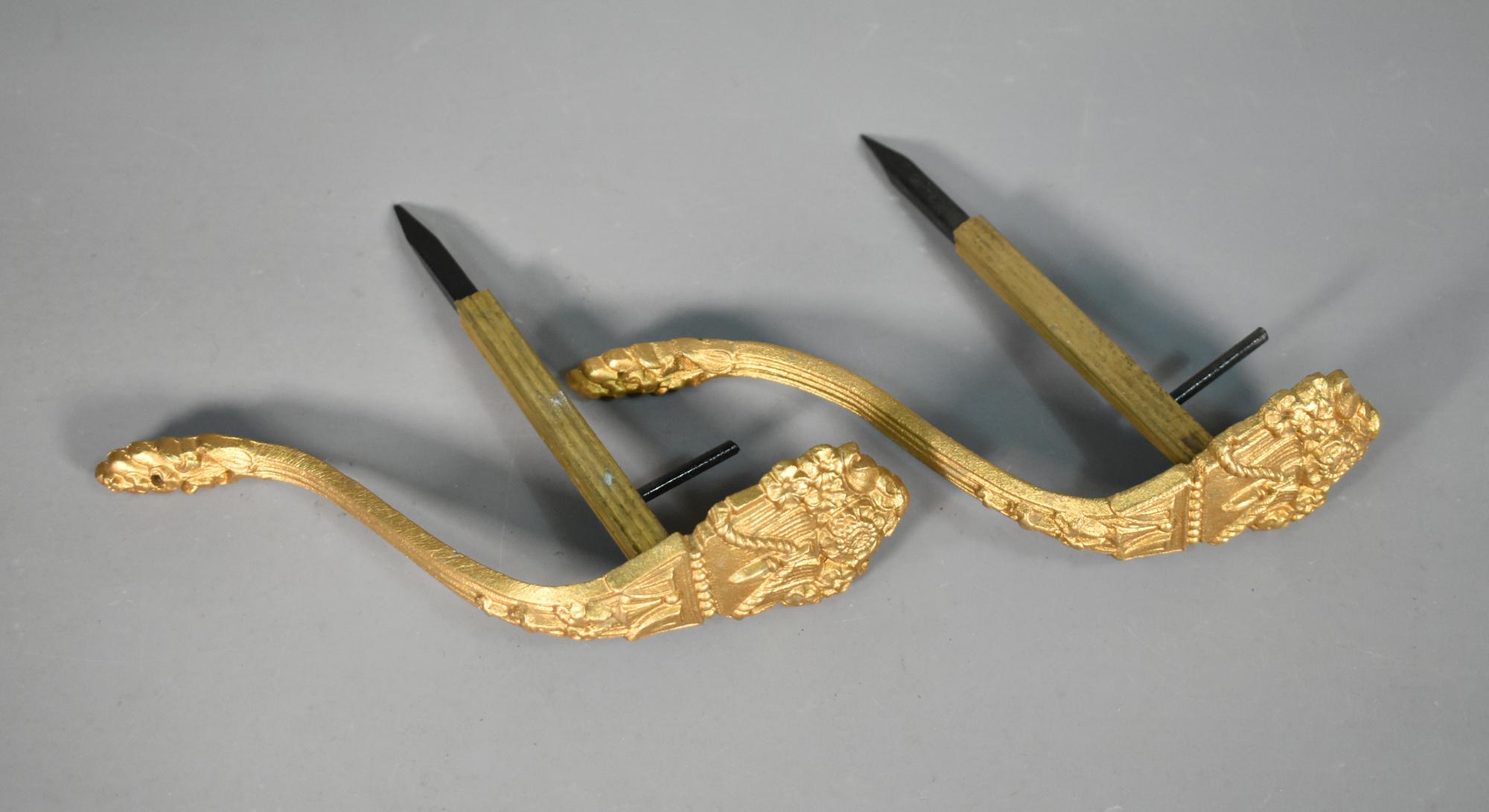 Coppia di fermatende francesi in bronzo in stile Luigi XVI In condizioni buone in vendita a SAINTE-COLOMBE, FR