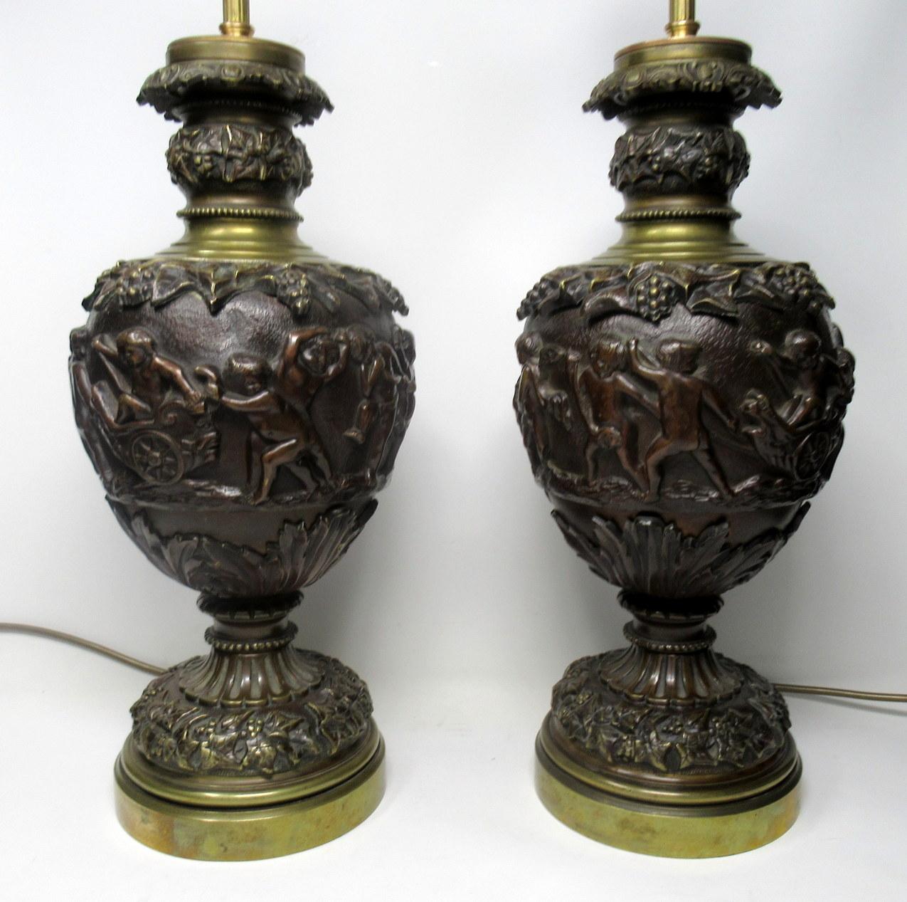 Pair of French Bronze Electric Table Lamps Manner Claude Michel Cloion In Good Condition In Dublin, Ireland