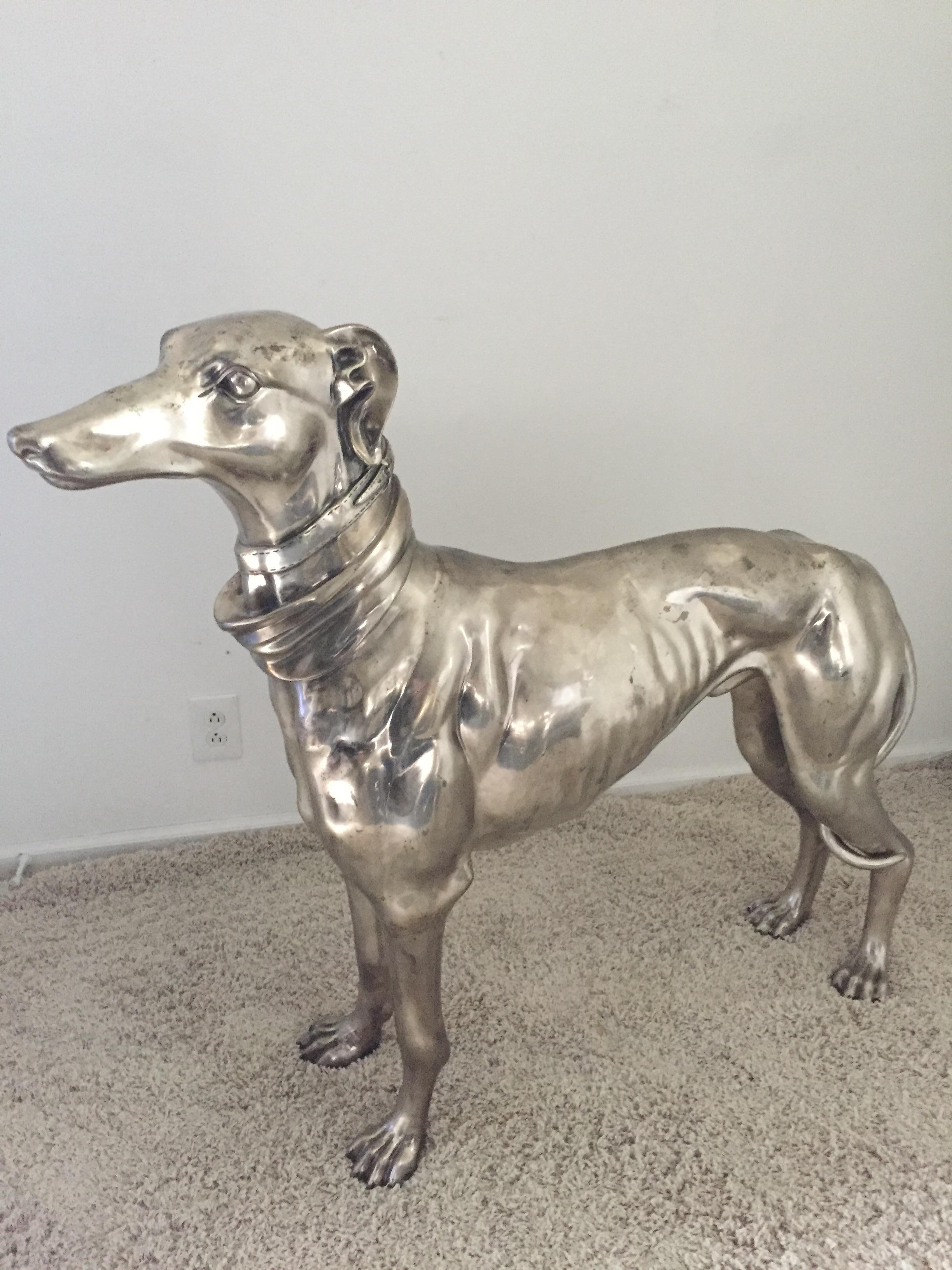 Paar französische Bronze Nickel Windhund-Hunde, Monumental, Monumental (Art déco) im Angebot