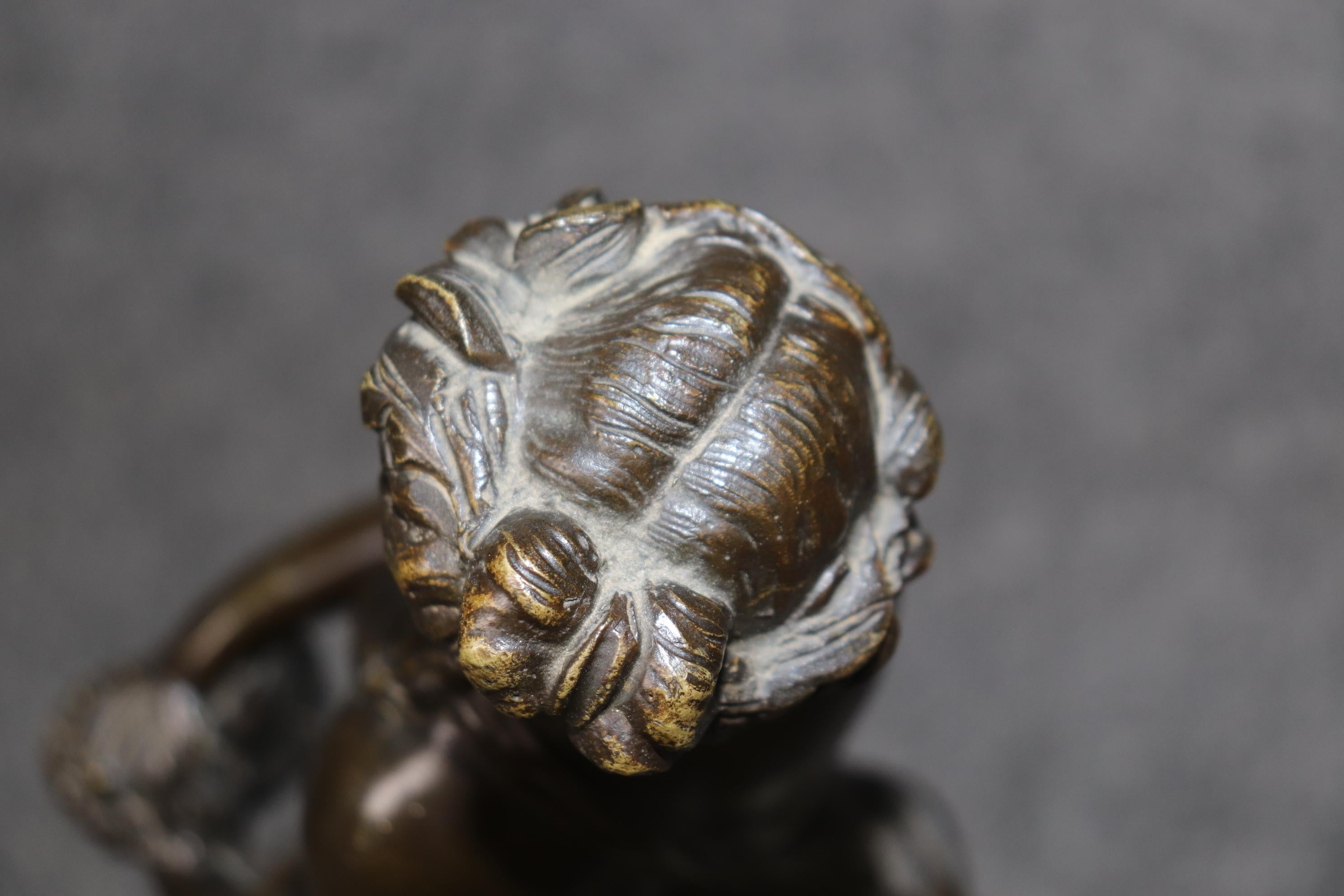 Coppia di sculture francesi in bronzo di Satiro e Dama Rouge con base in marmo di Clodio in vendita 6