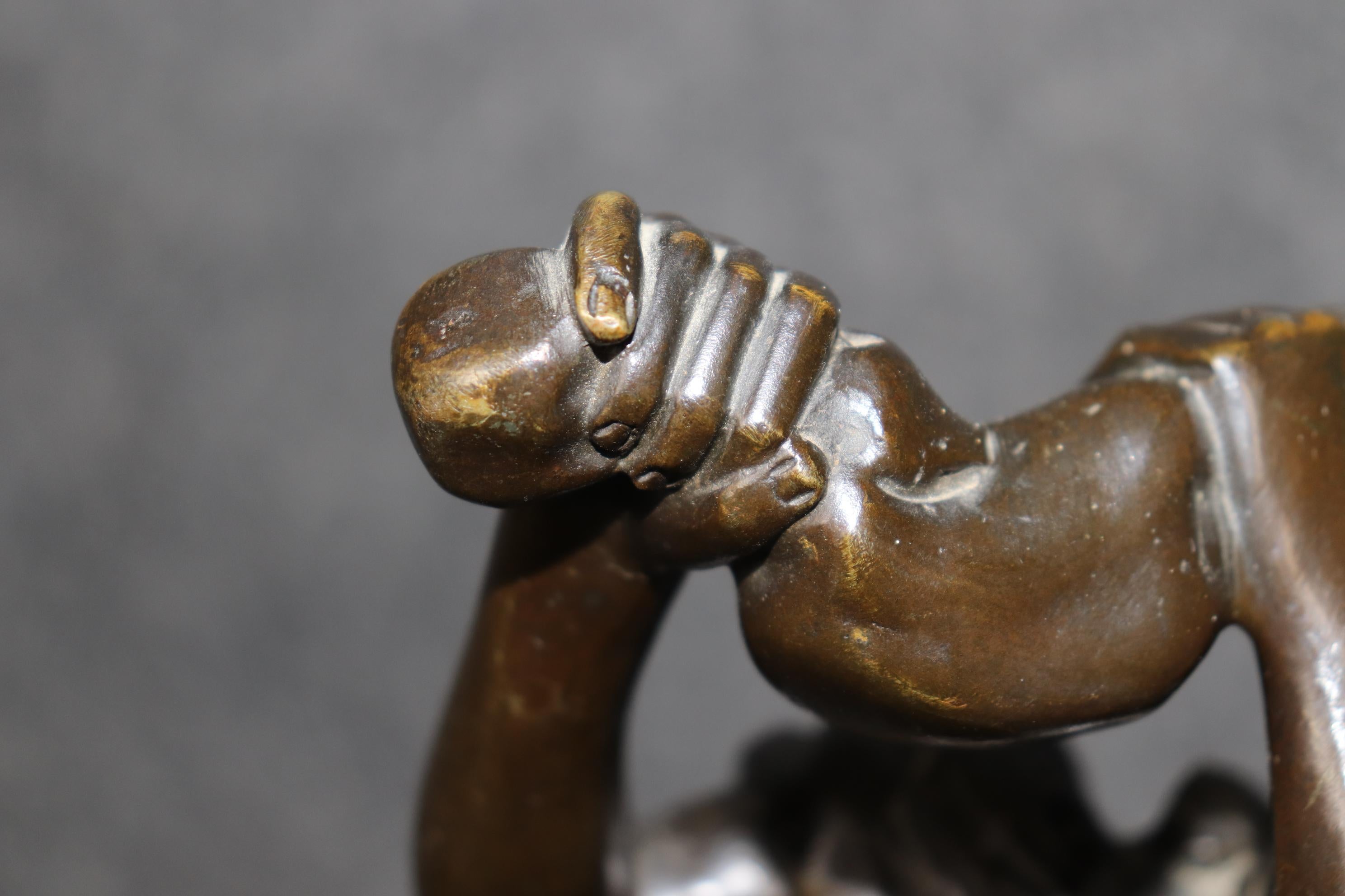 Coppia di sculture francesi in bronzo di Satiro e Dama Rouge con base in marmo di Clodio in vendita 13