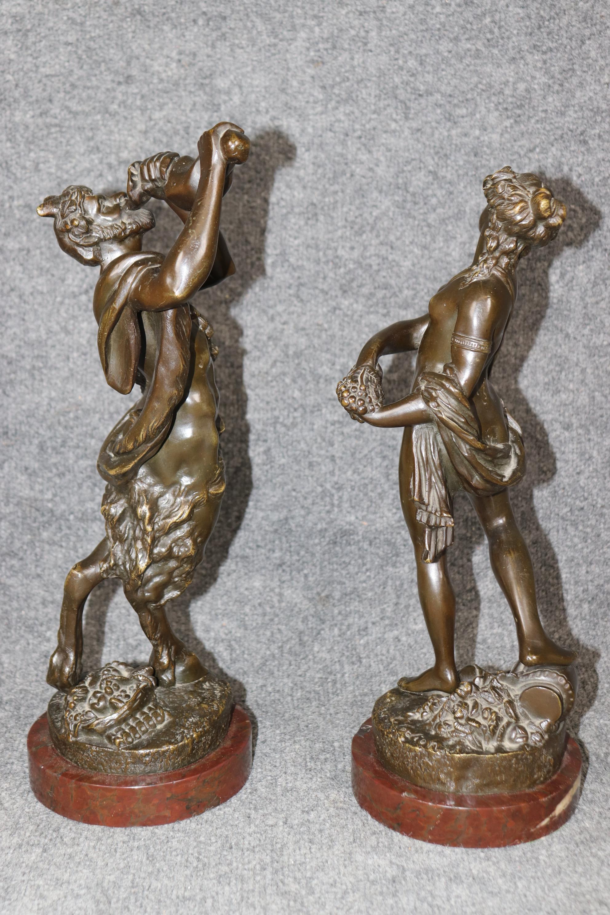 Francese Coppia di sculture francesi in bronzo di Satiro e Dama Rouge con base in marmo di Clodio in vendita