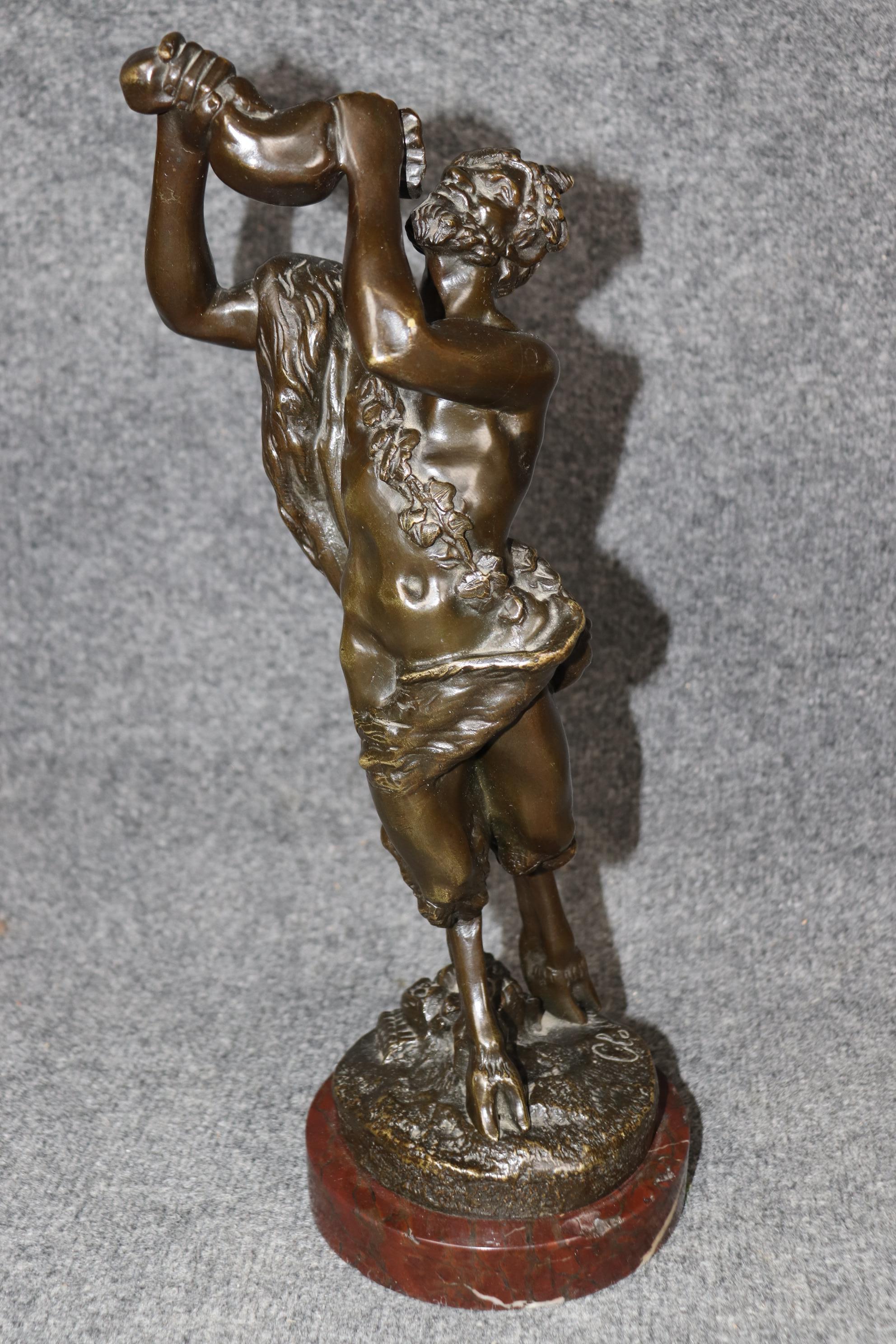 Coppia di sculture francesi in bronzo di Satiro e Dama Rouge con base in marmo di Clodio in vendita 1