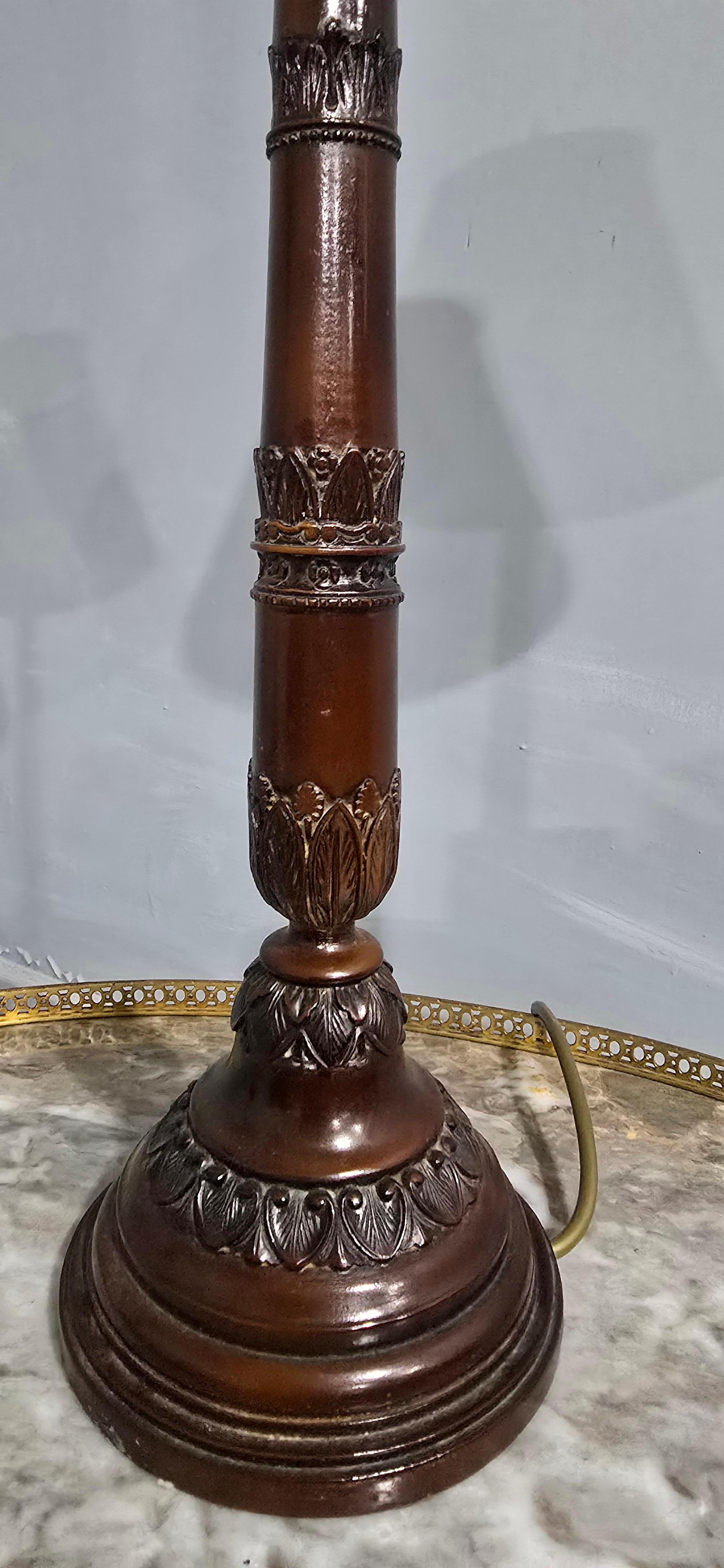 Pareja de Lámparas de Mesa Francesas Bronceadas Francés en venta