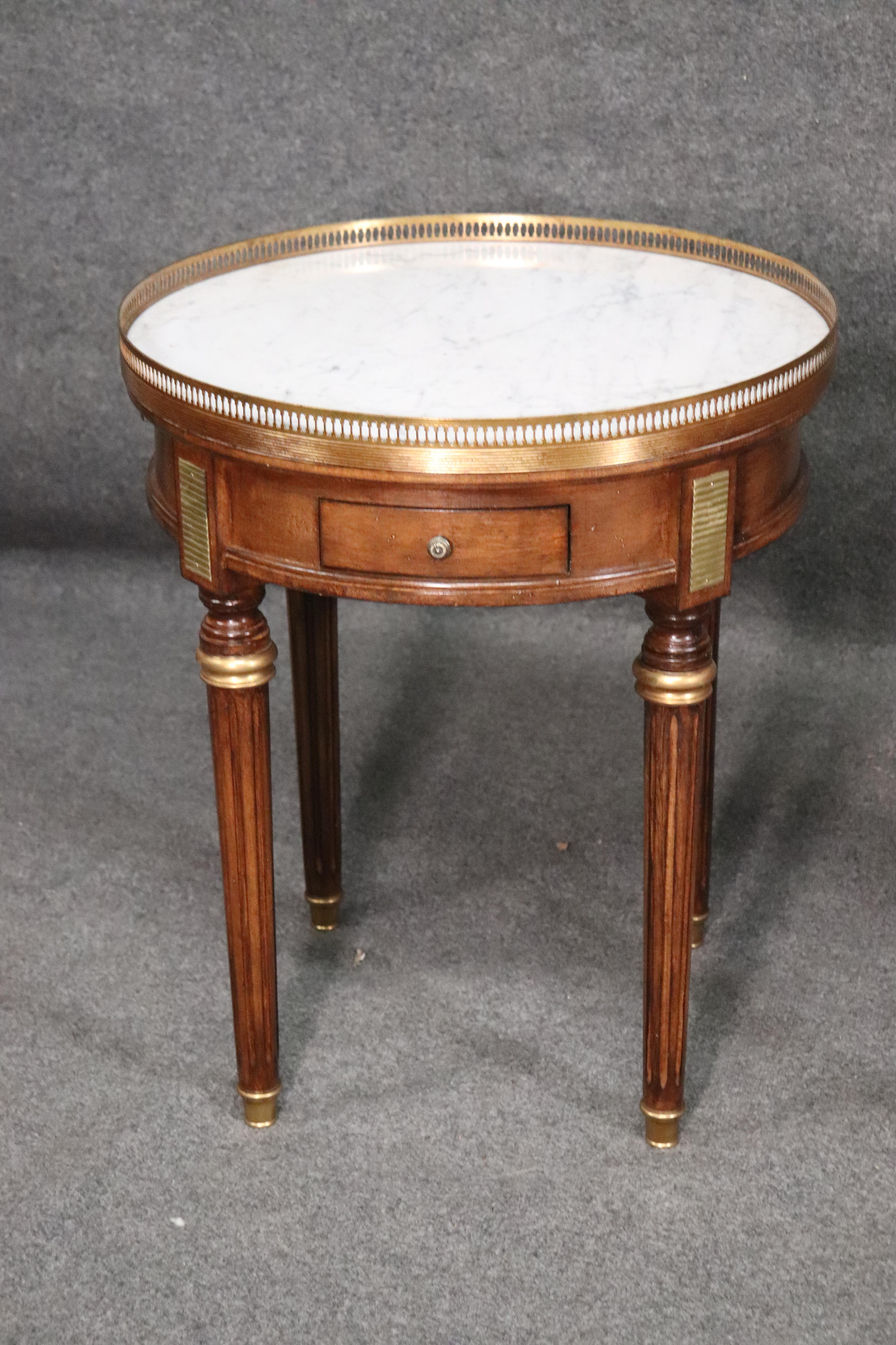 Pair of French Carrara Marble and Walnut Louis XVI Style Bouillotte End Tables In Good Condition In Swedesboro, NJ