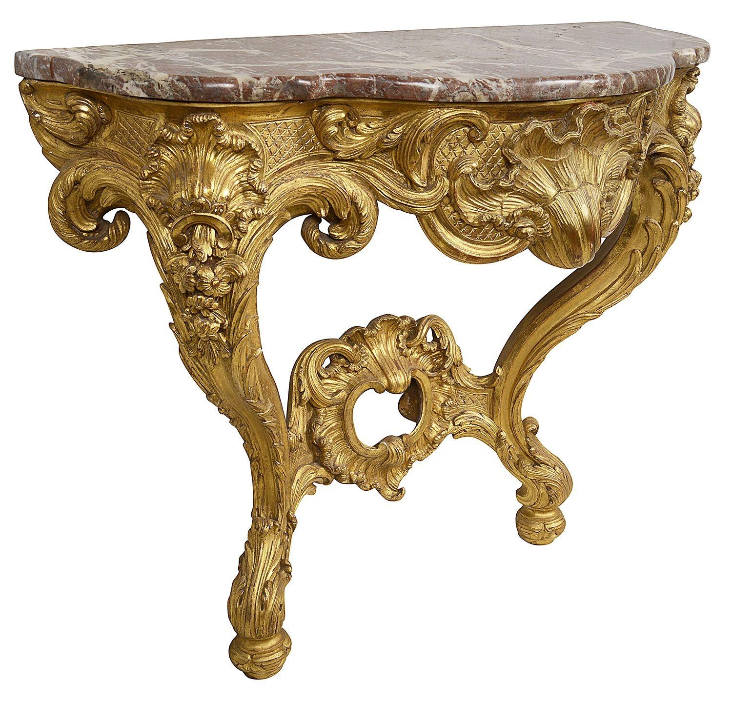 Rococo Paire de tables consoles françaises en bois doré sculpté, vers 1840 en vente