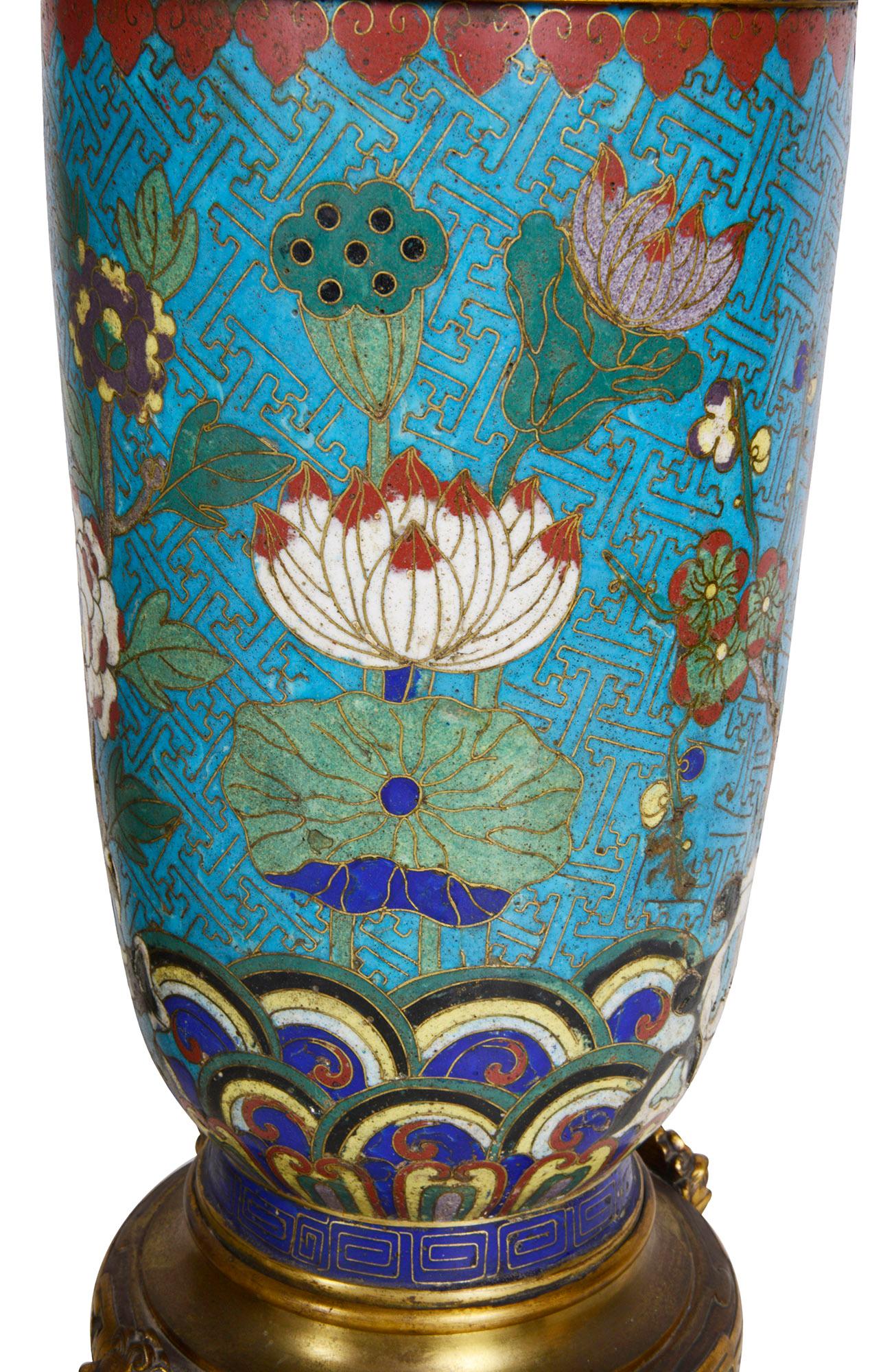 XIXe siècle Paire de vases / lampes en émail champlevé, vers 1900 en vente