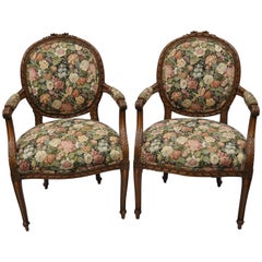 Paar Französisch Land Louis XV Stil fein geschnitzt Runde zurück Nussbaum Arm Stühle
