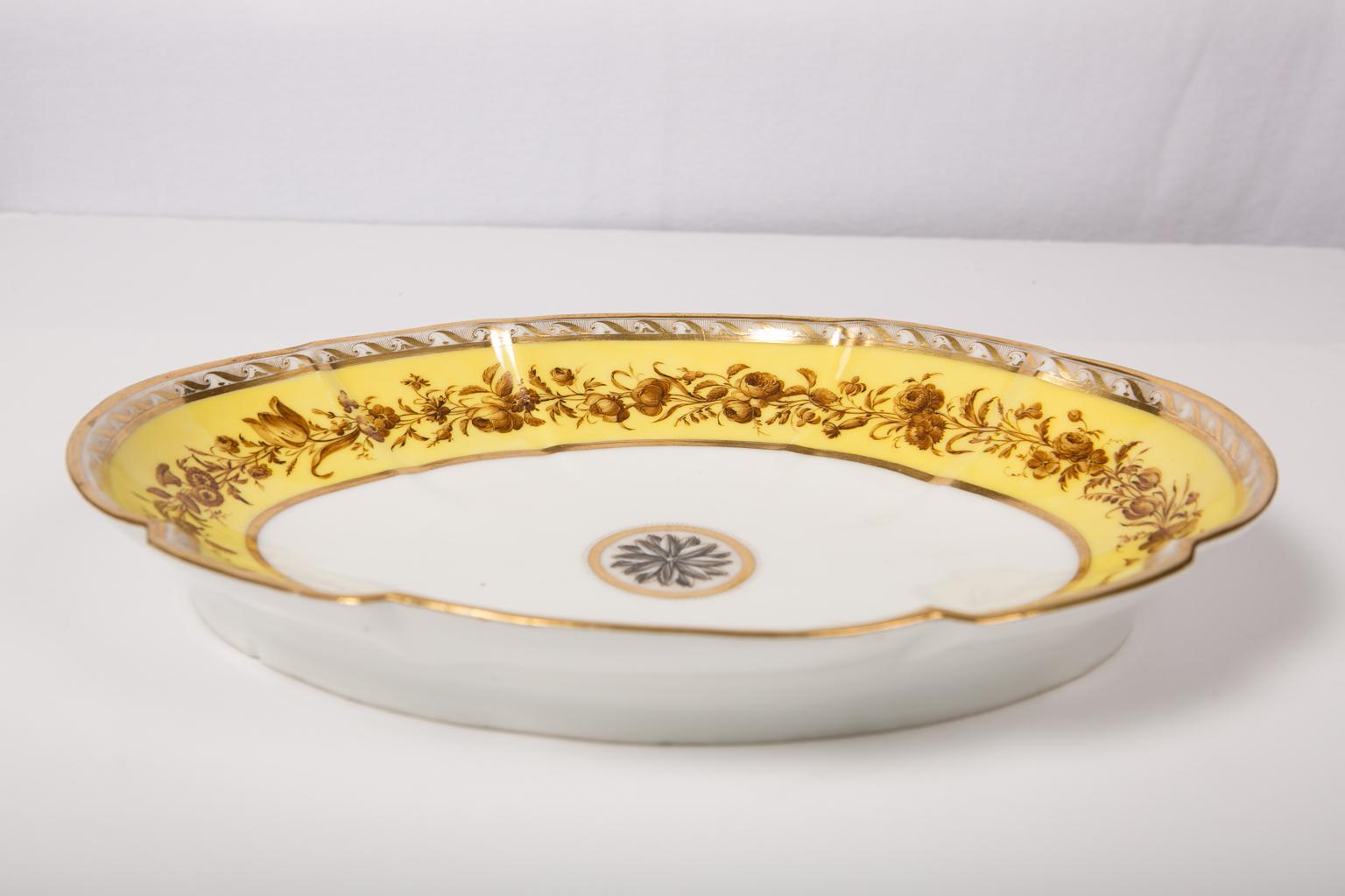 Pair of Neoclassical French Dishes, Made by Dihl et Guehard Late 18th Century 2