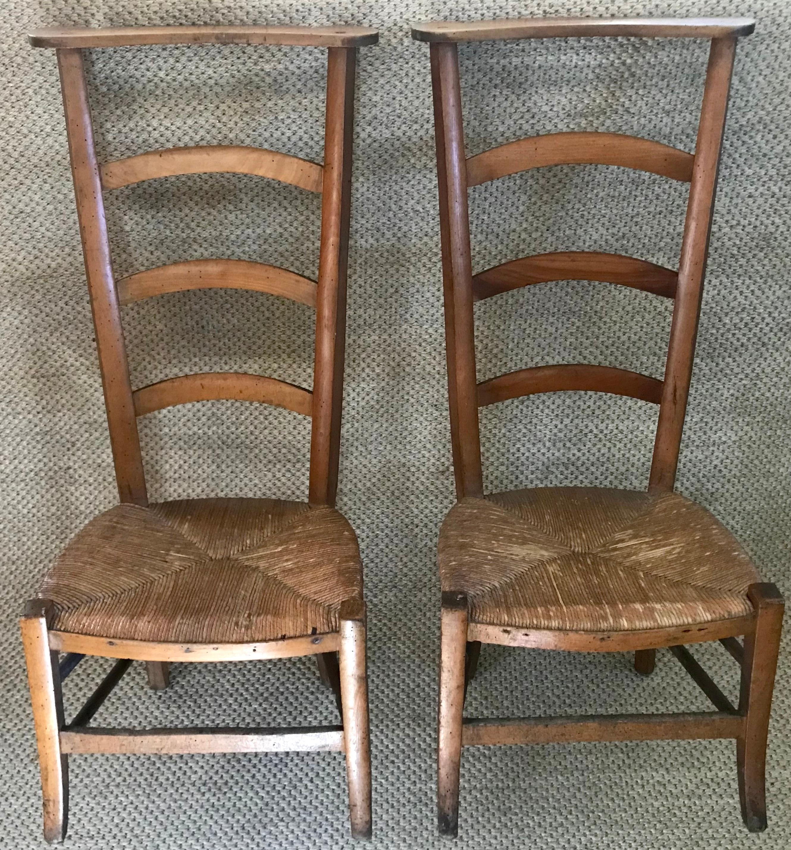 Paire de chaises de coiffeuse françaises Bon état - En vente à New York, NY