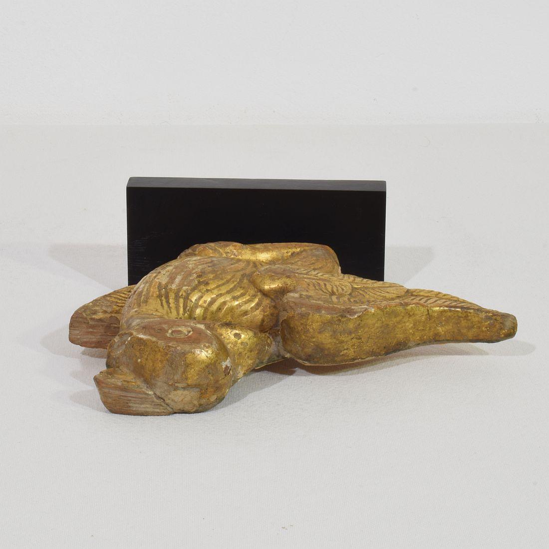Paire de meubles français du début du 19e siècle en bois doré sculpté à la main  Ornements d'oiseaux Empire en vente 2