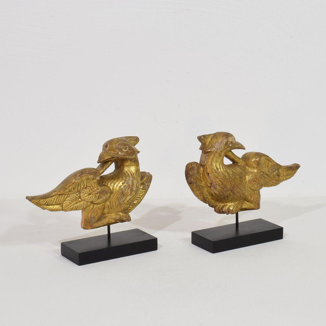 Hand-Carved Pair French Early 19th Century Hand Carved Giltwood  Empire Style bird Ornaments For Sale