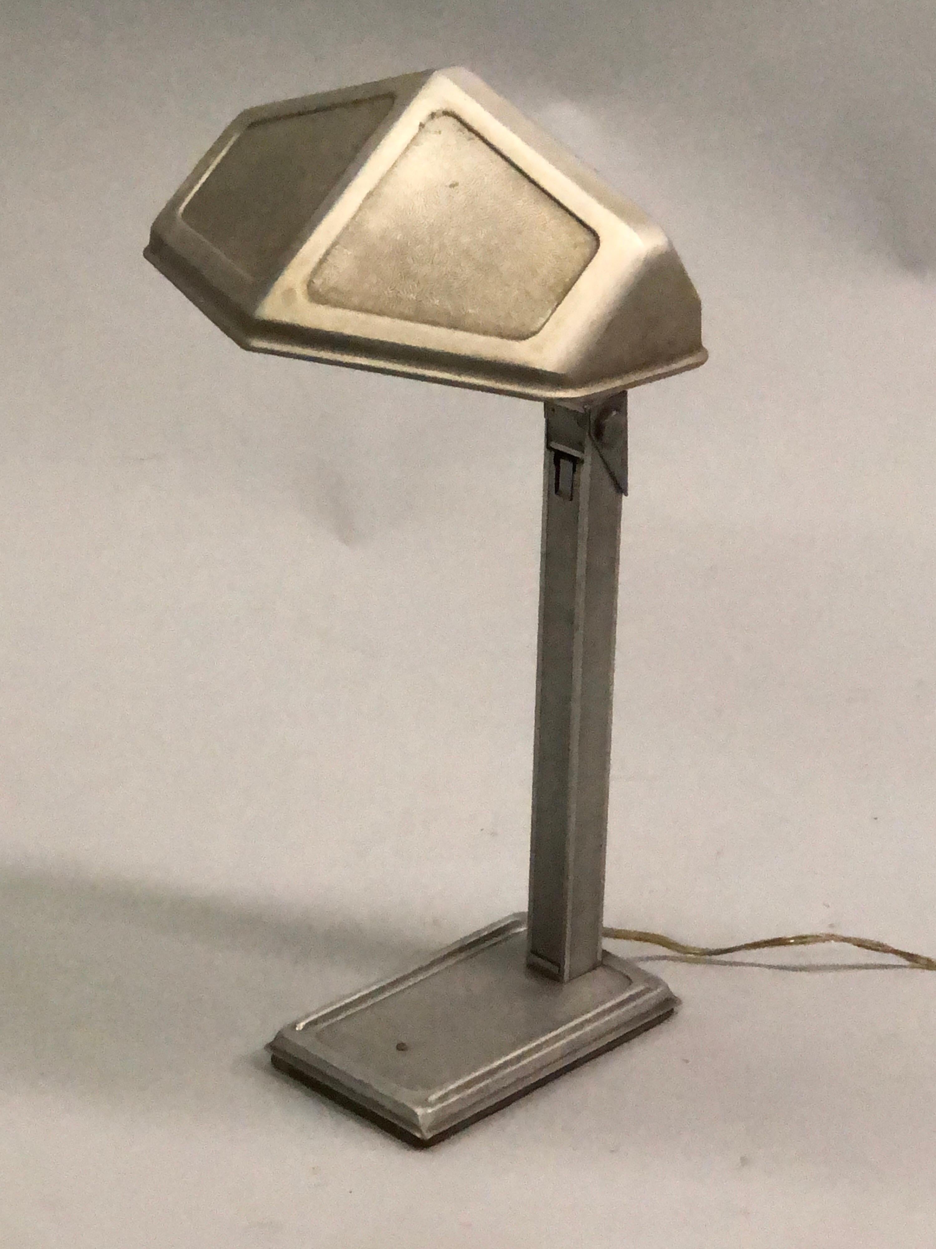 Mid-Century Modern Pair of French Early Modern Adjustable Aluminum Table/Desk Lamps by Pirette 1930 For Sale
