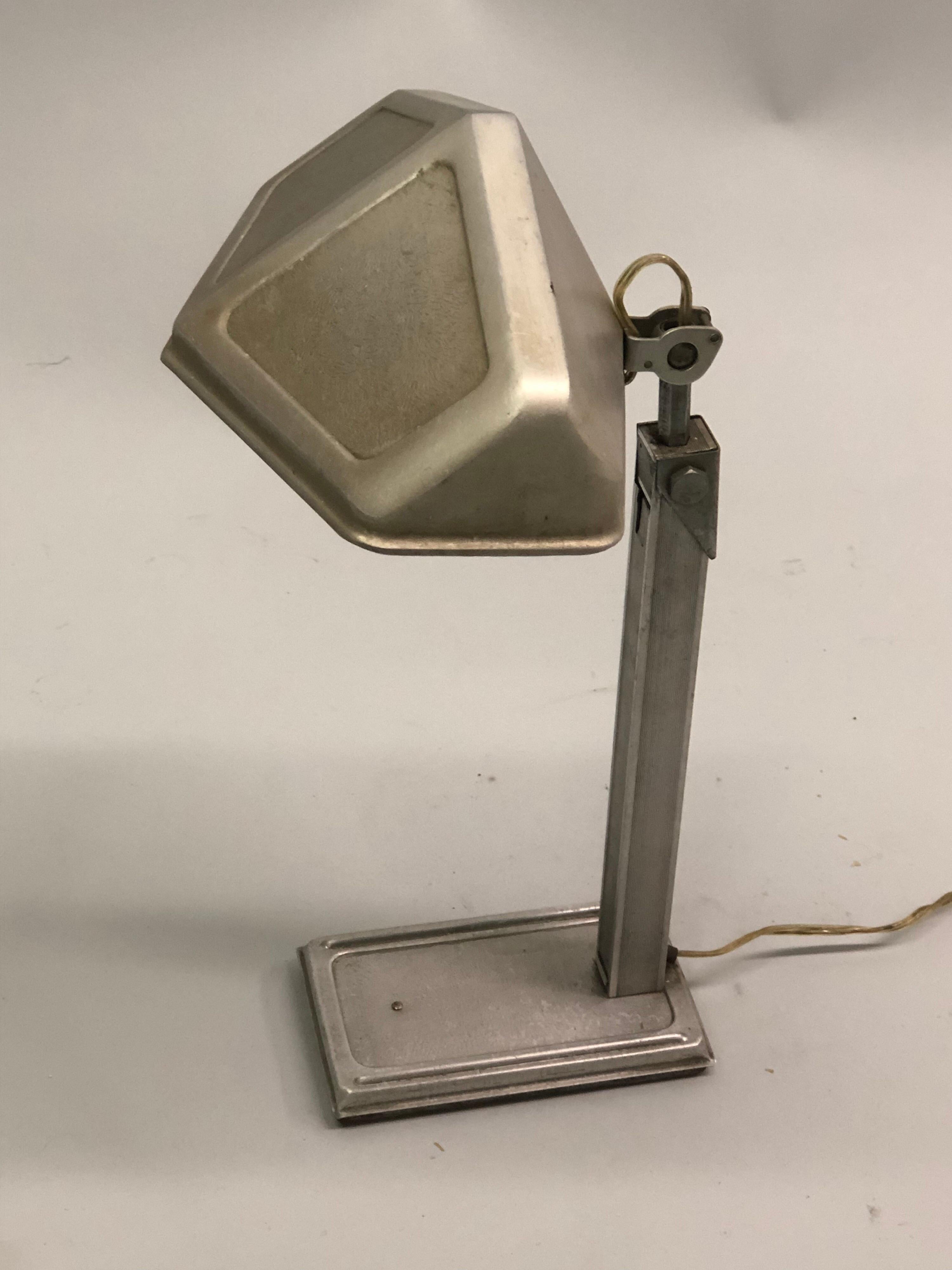20th Century Pair of French Early Modern Adjustable Aluminum Table/Desk Lamps by Pirette 1930 For Sale