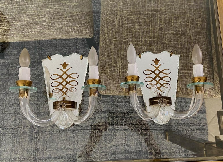 Etched Pair of French Eglomise Mirrored Brass Wall Sconces For Sale
