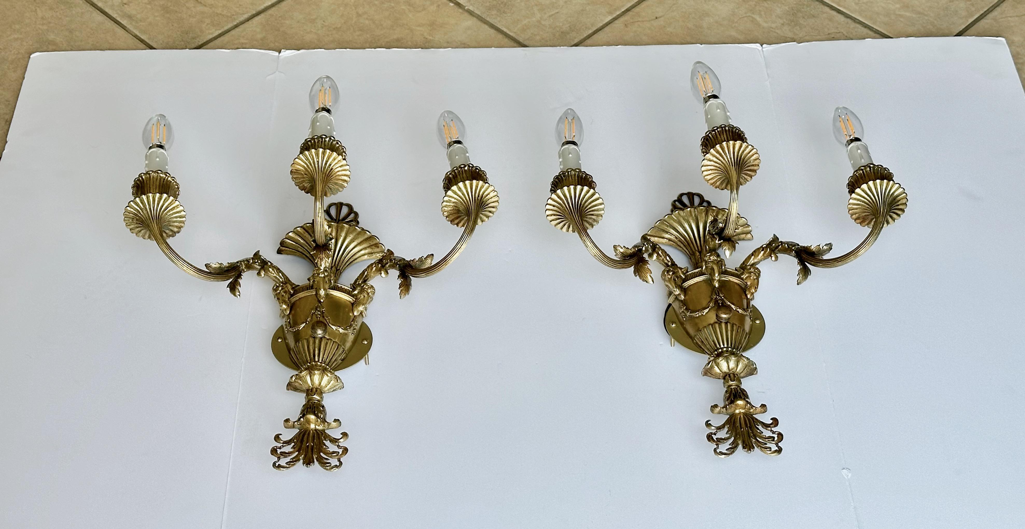 Français Pair French Empire 3 Arm Rams Head Wall Sconces en vente