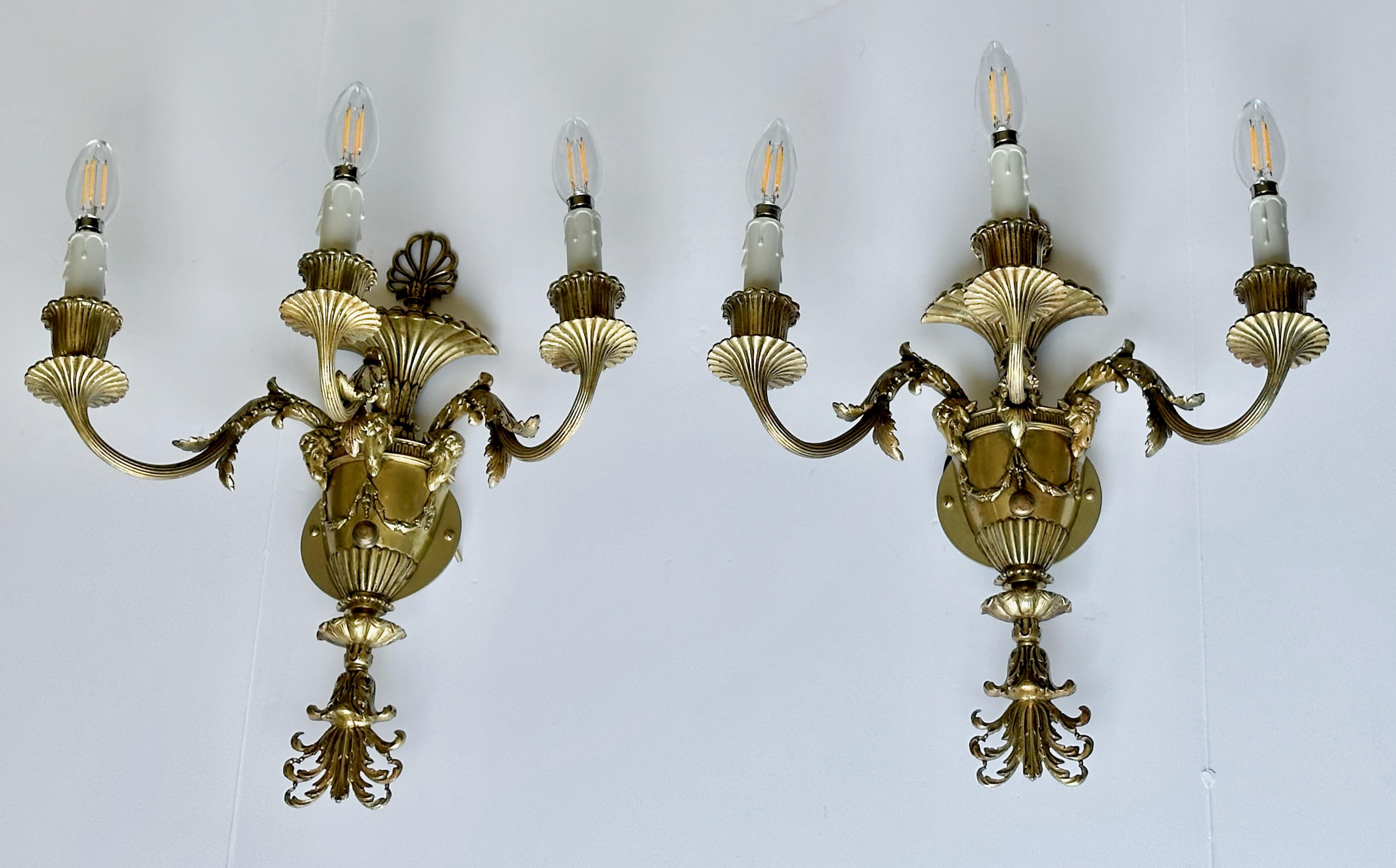 Milieu du XXe siècle Pair French Empire 3 Arm Rams Head Wall Sconces en vente