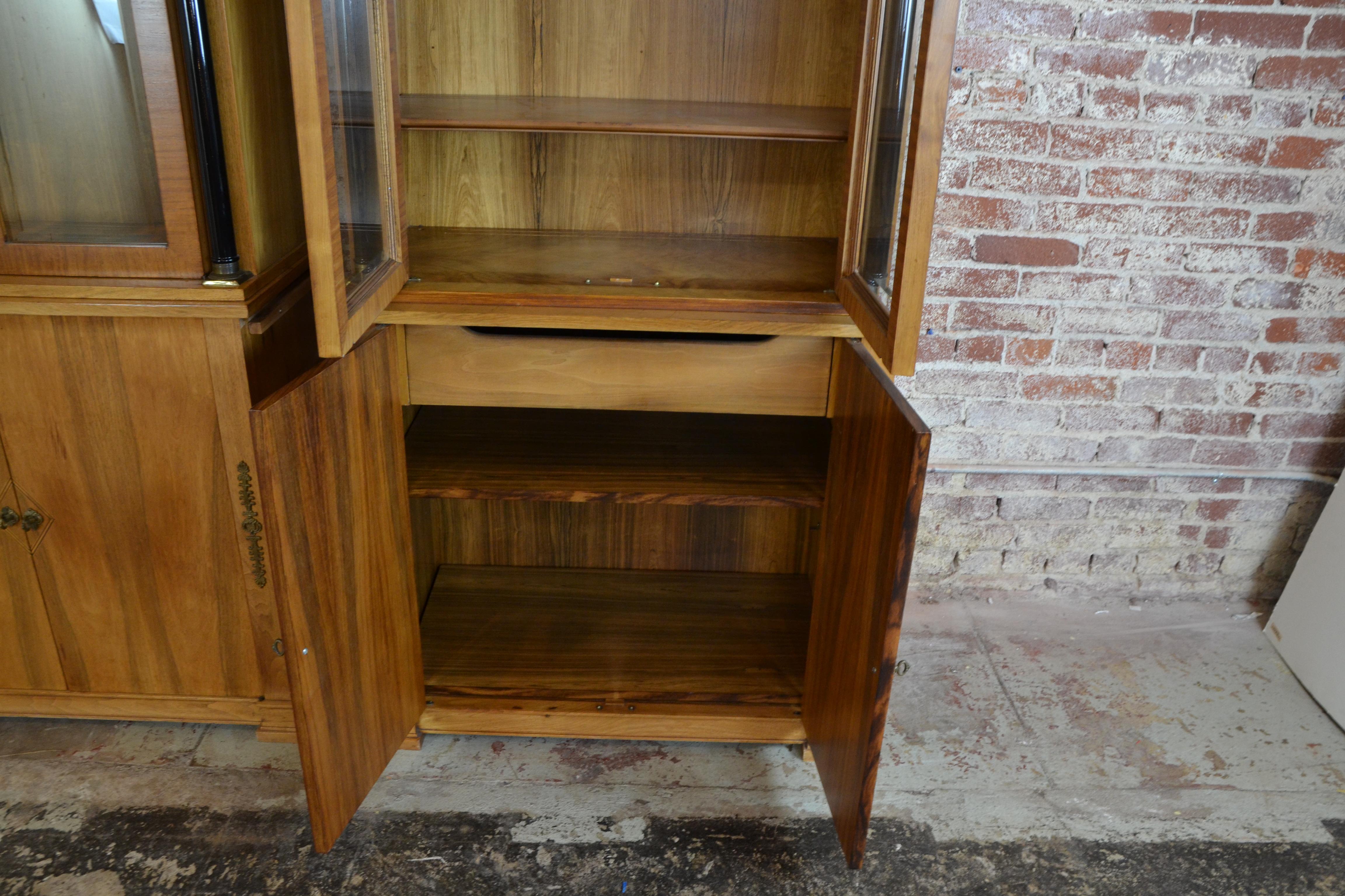 Pair of French Empire Bookcases In Good Condition For Sale In Pomona, CA
