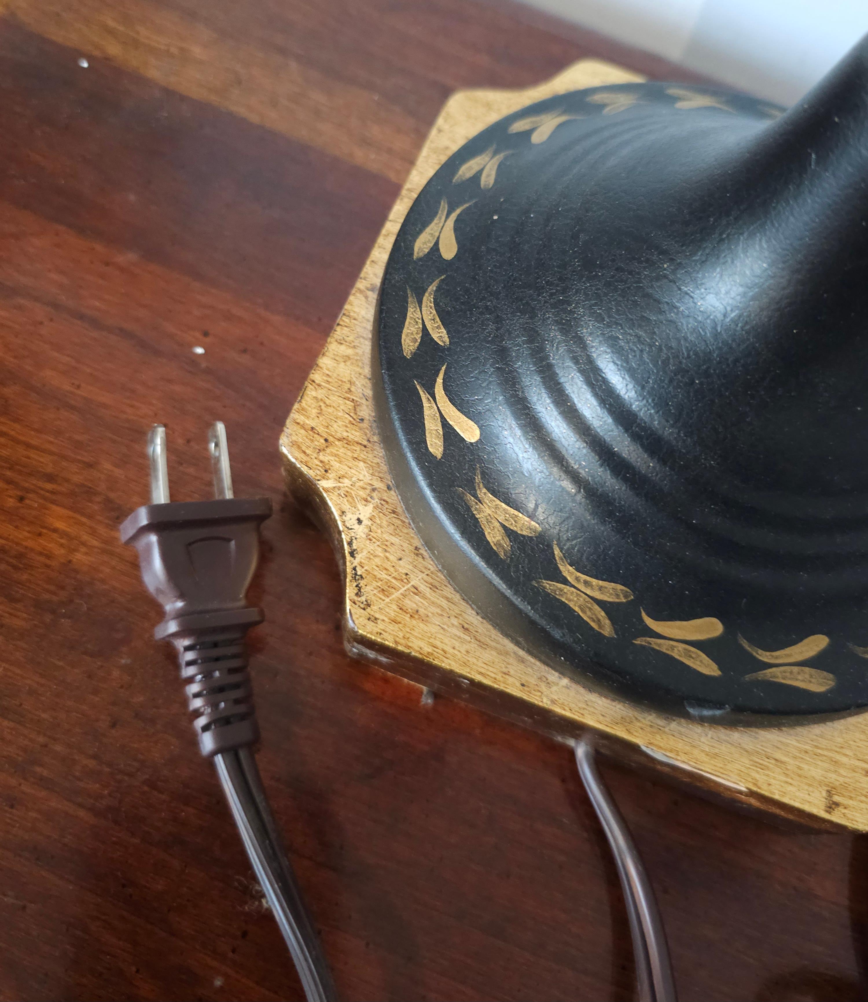 Paire de lampes de table/buffet Empire en laiton, bois ébonisé et bois doré en vente 4