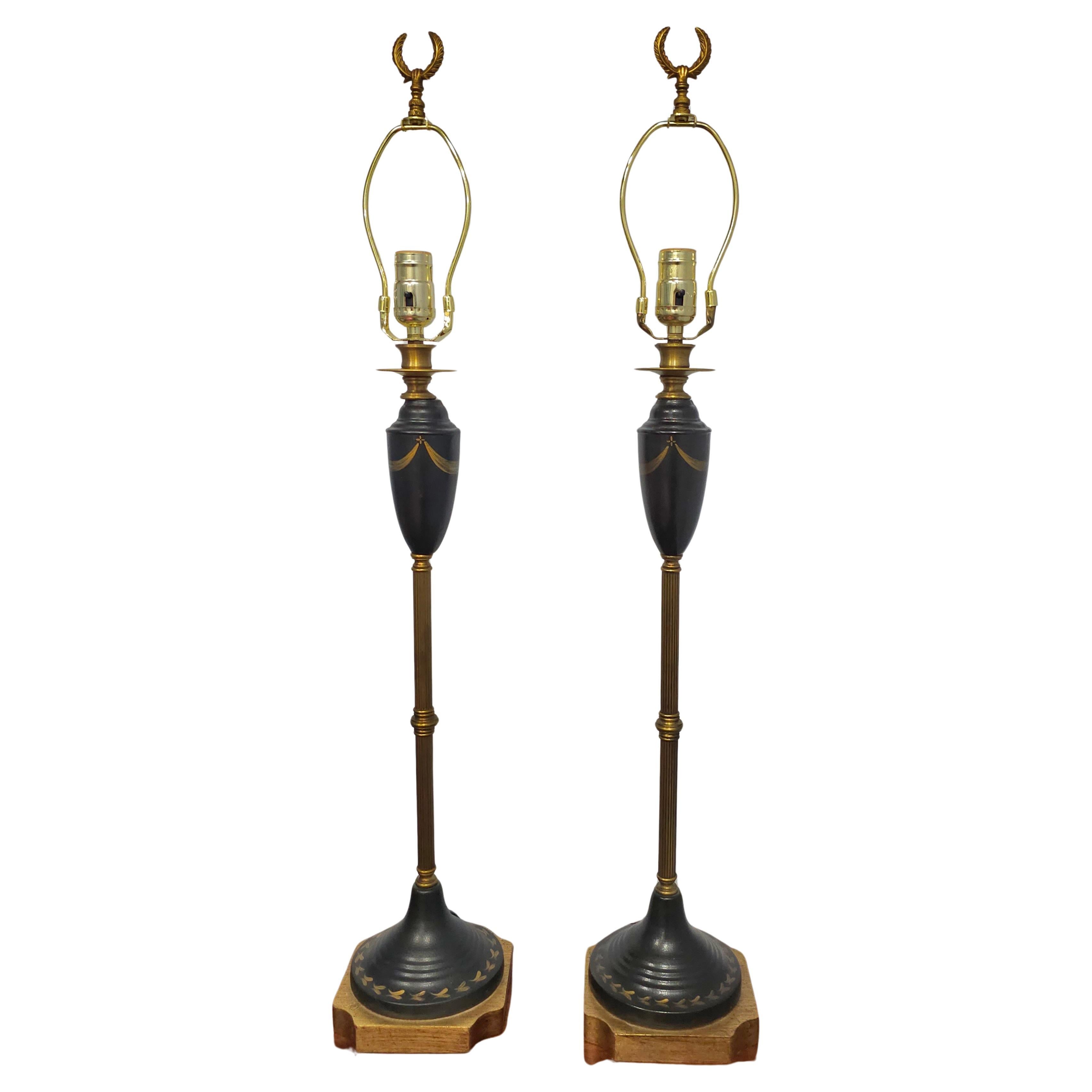 Paire de lampes de table/buffet Empire en laiton, bois ébonisé et bois doré
Mesure 6