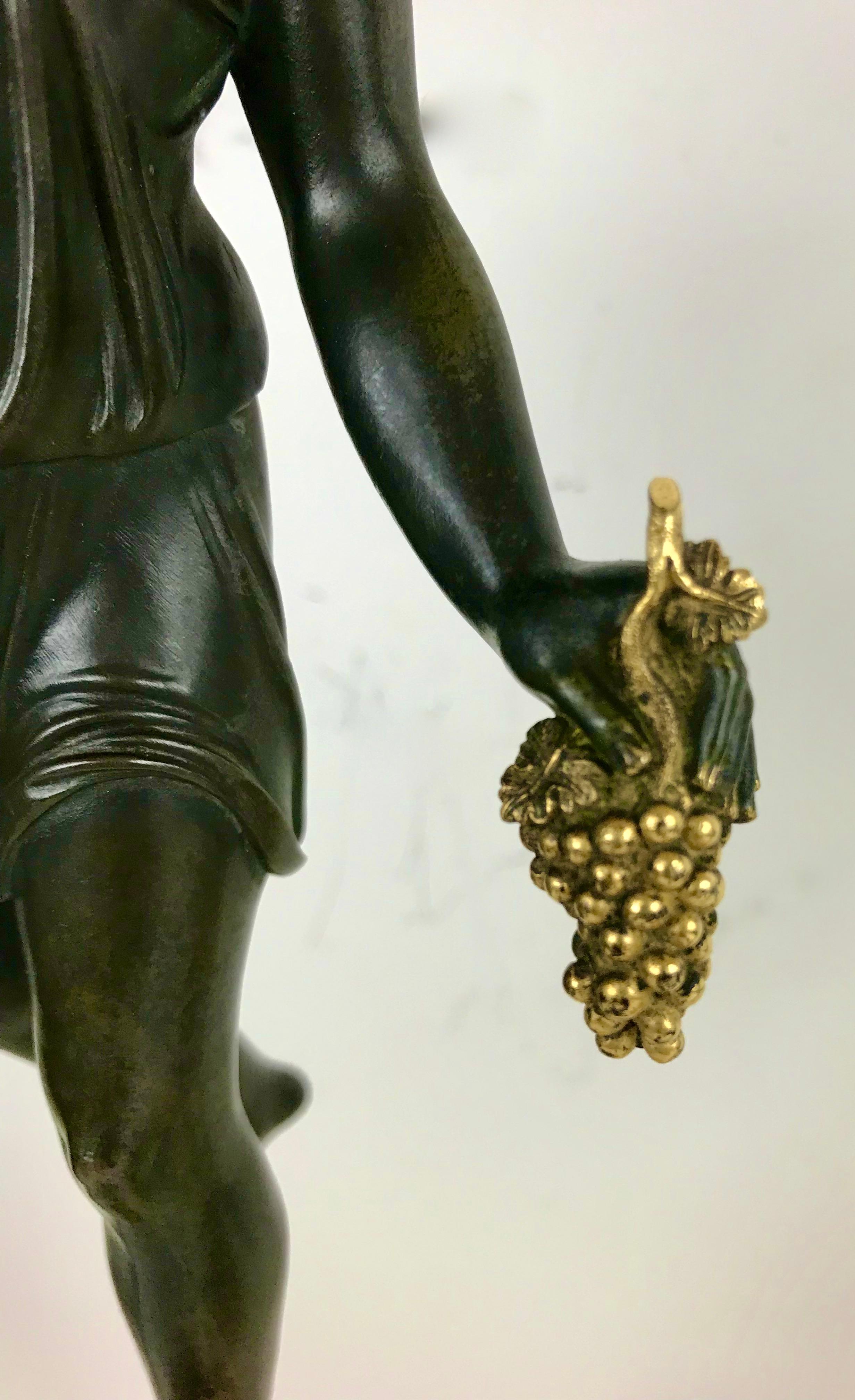 Paar figurale französische Empire-Kandelaber aus Bronze, signiert Chibout im Angebot 1
