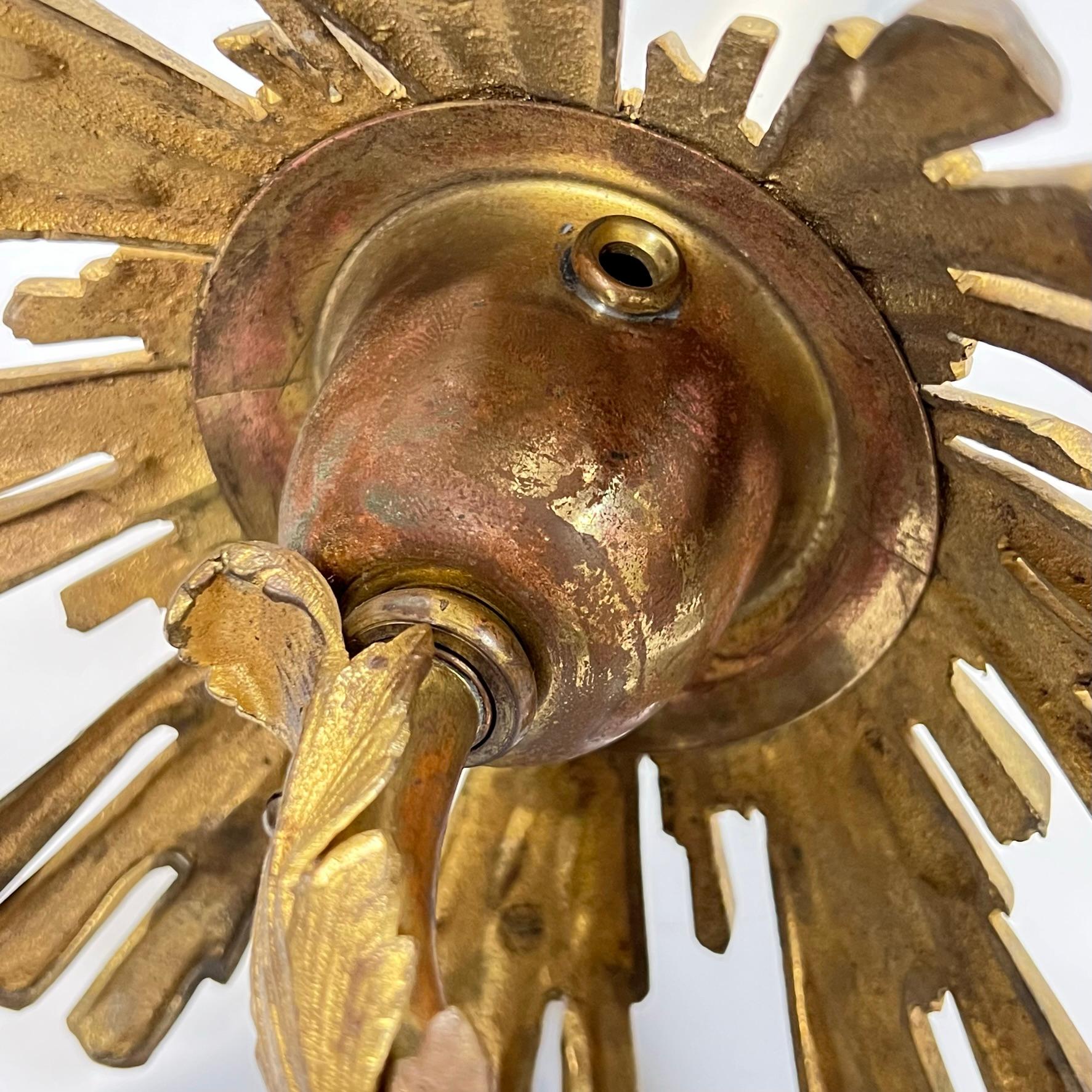 Paire d'appliques de style Empire français en métal doré avec motif Sunburst en vente 7