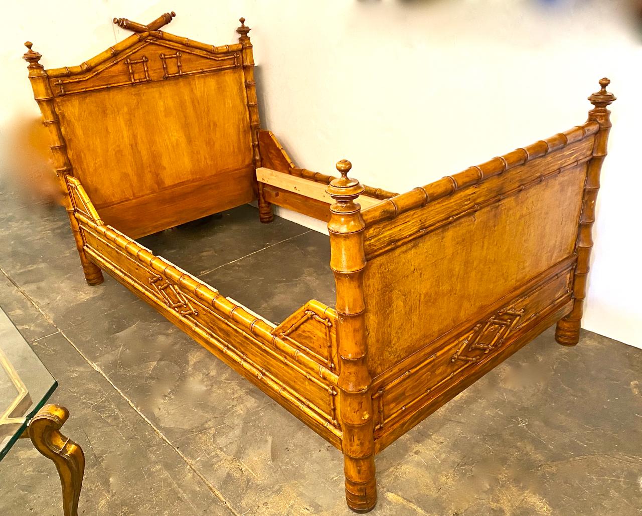 Pair of French Faux Bamboo Beds, Late 19th Century 3