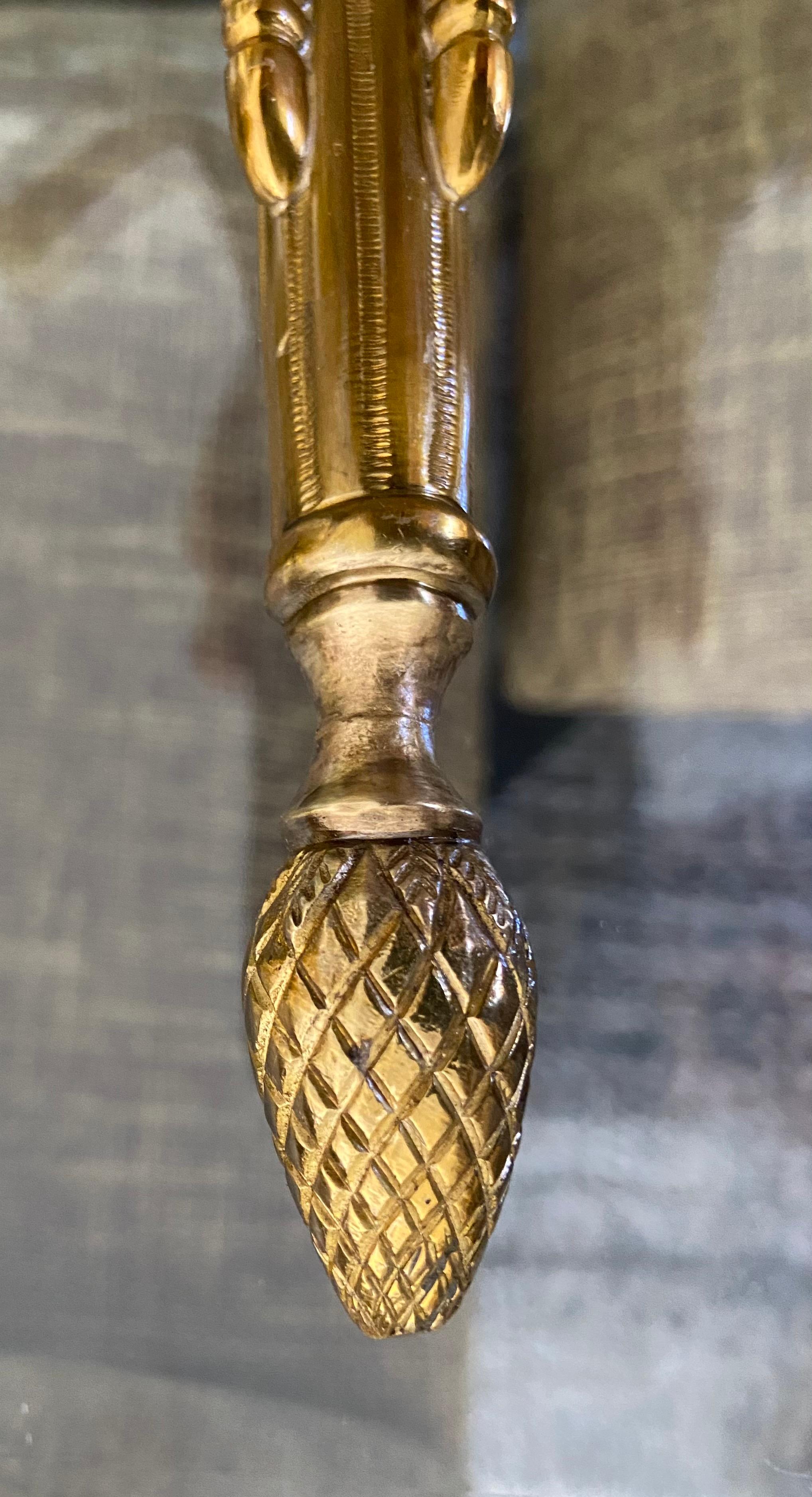 Paire d'appliques murales à l'aigle en bronze doré en vente 8