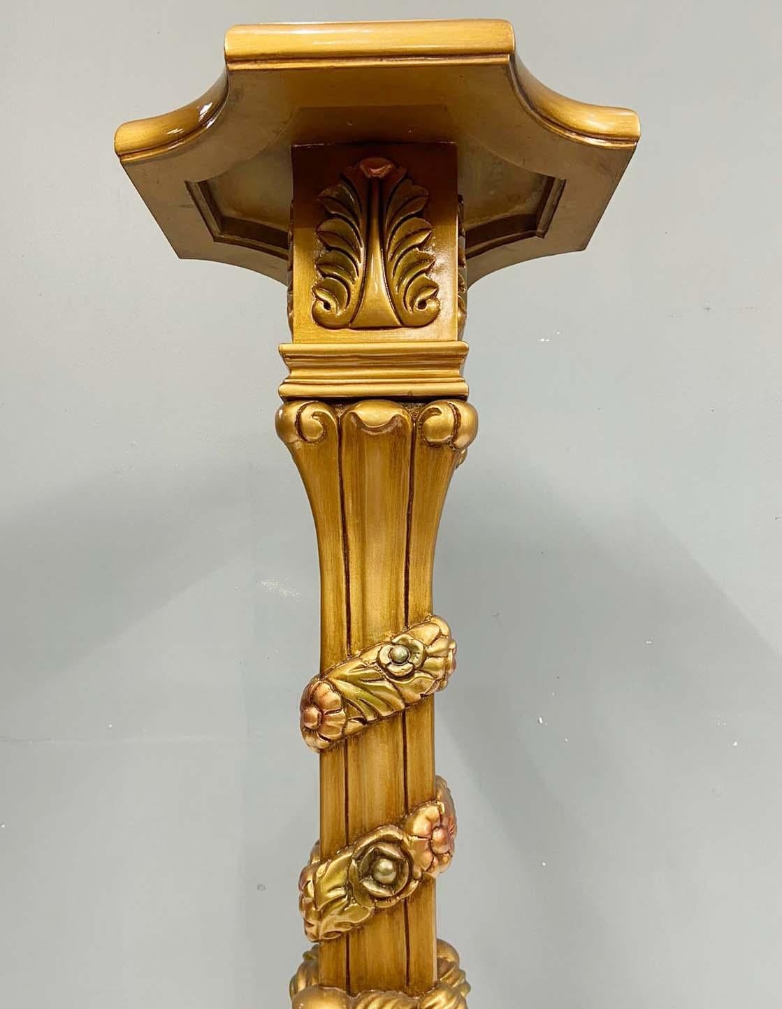 Paire de guéridons français dorés néo-classique baroque en vente 4