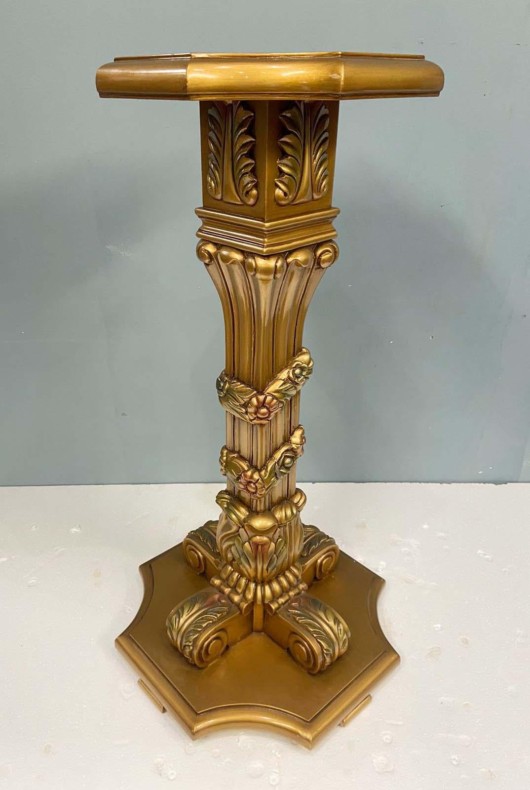 Paire de guéridons français dorés néo-classique baroque Bon état - En vente à Potters Bar, GB