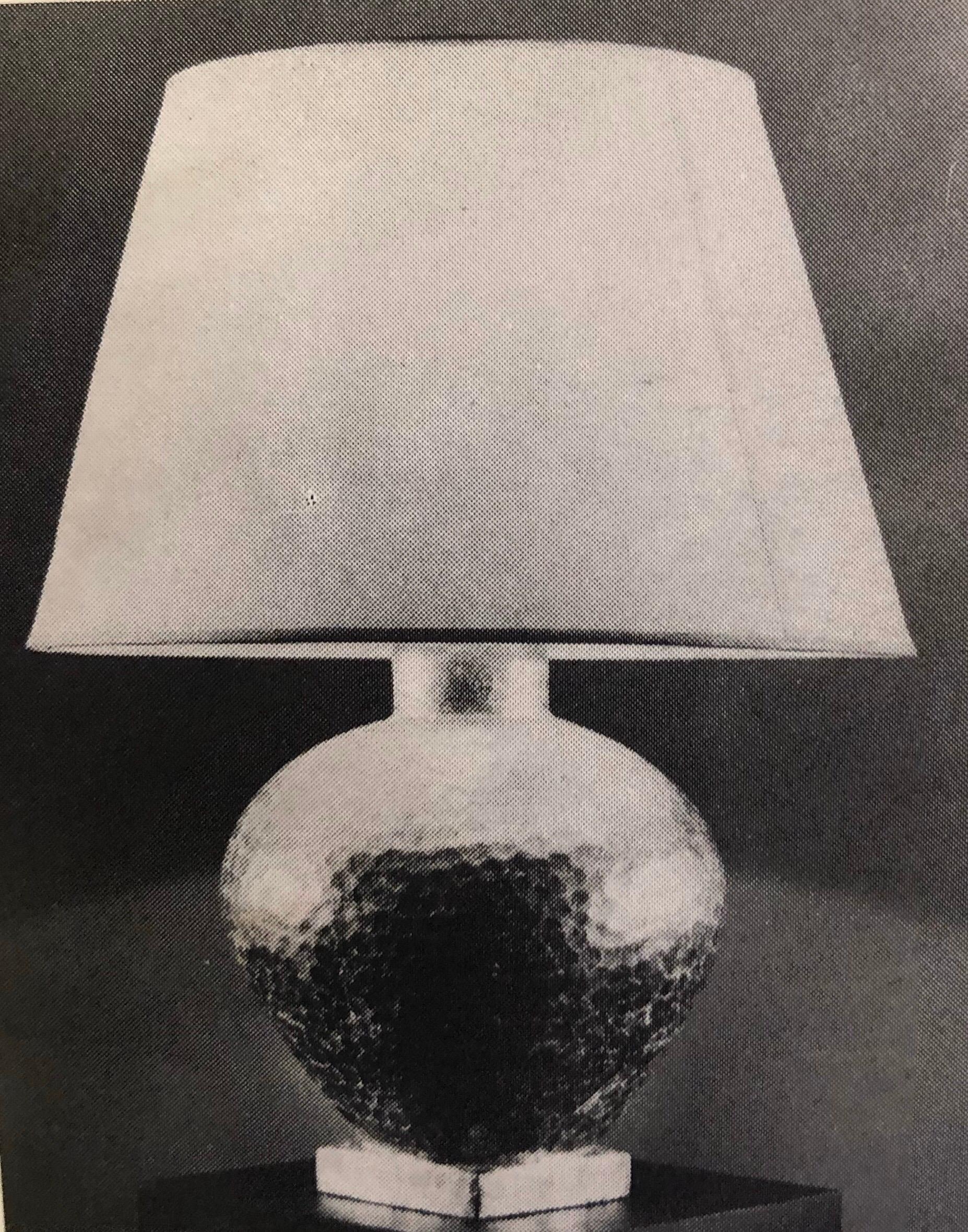 Paire de lampes de table en terre cuite dorée:: Giacometti pour Jean-Michel Frank en vente 5