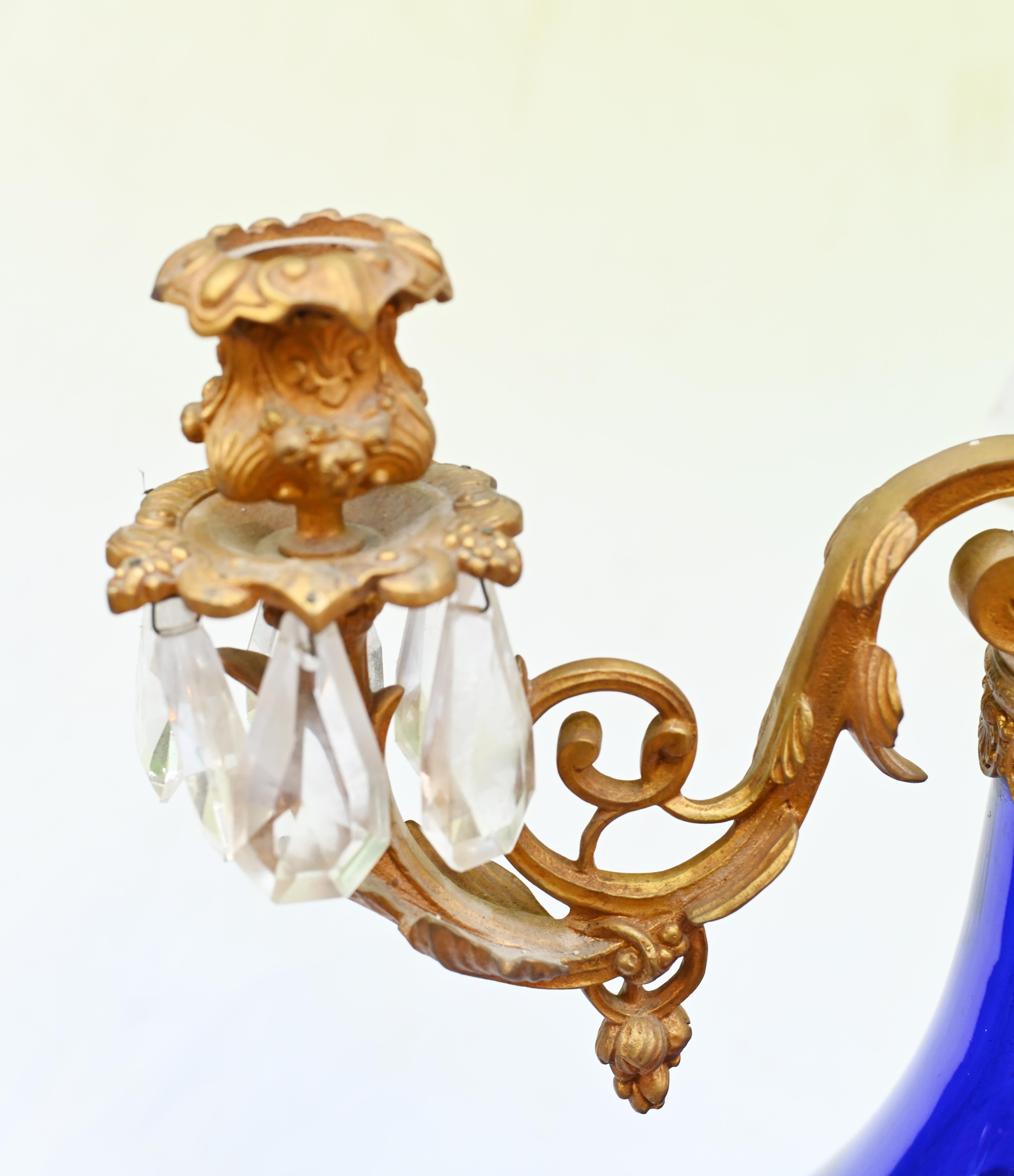 Verre Paire de candélabres en verre français dorés Empire 1870 en vente