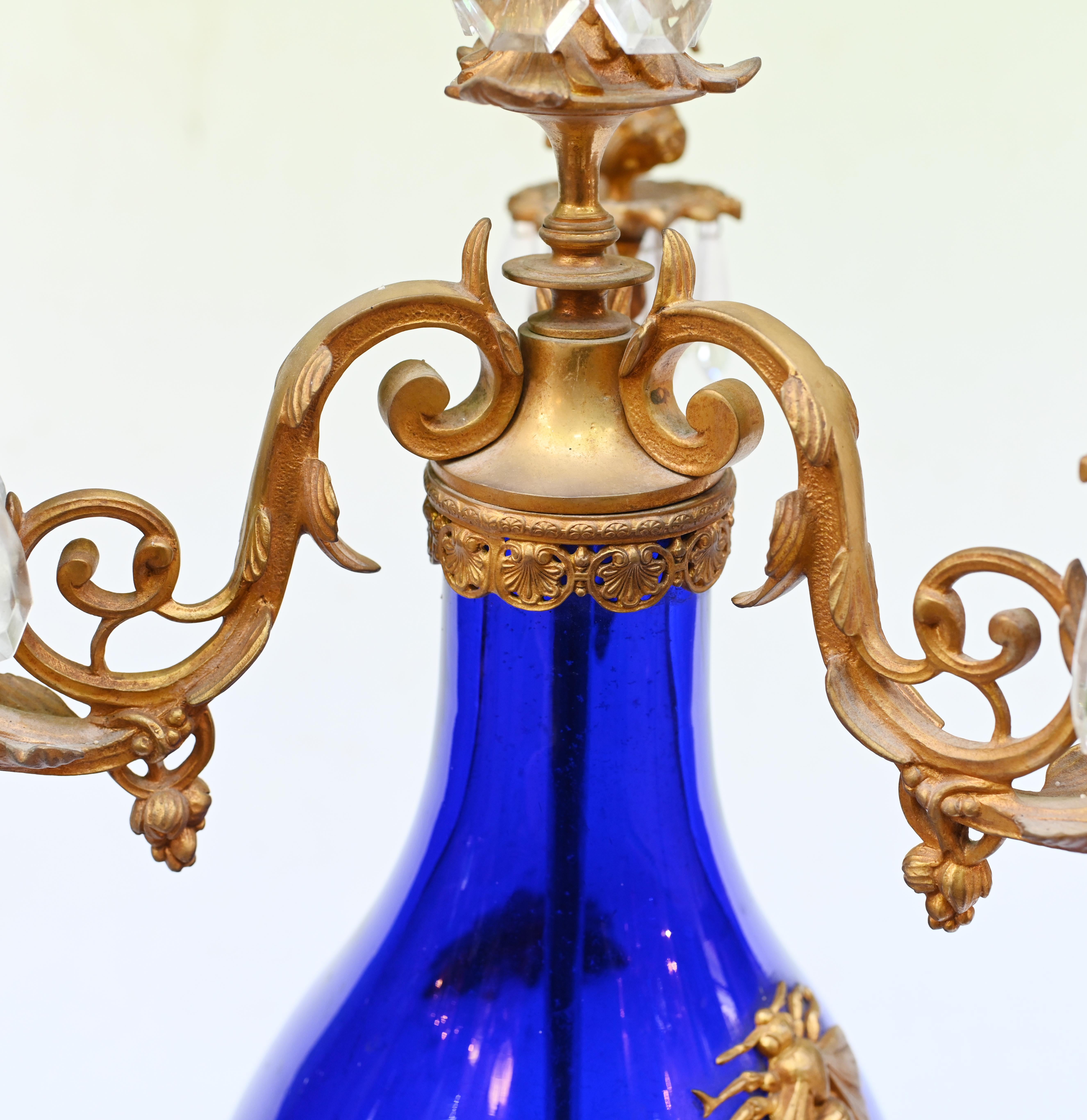 Paire de candélabres en verre français dorés Empire 1870 en vente 1