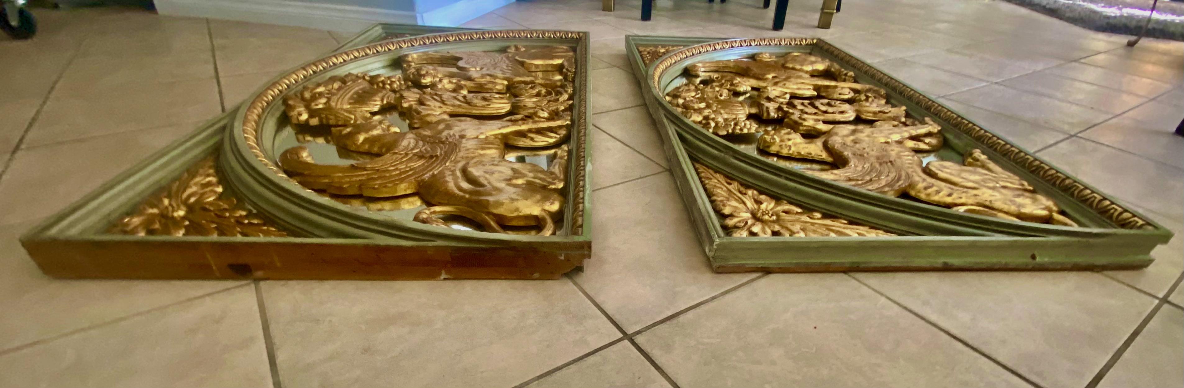 Coppia di pannelli boiserie in legno architettonico francese Griffin Lion in vendita 10