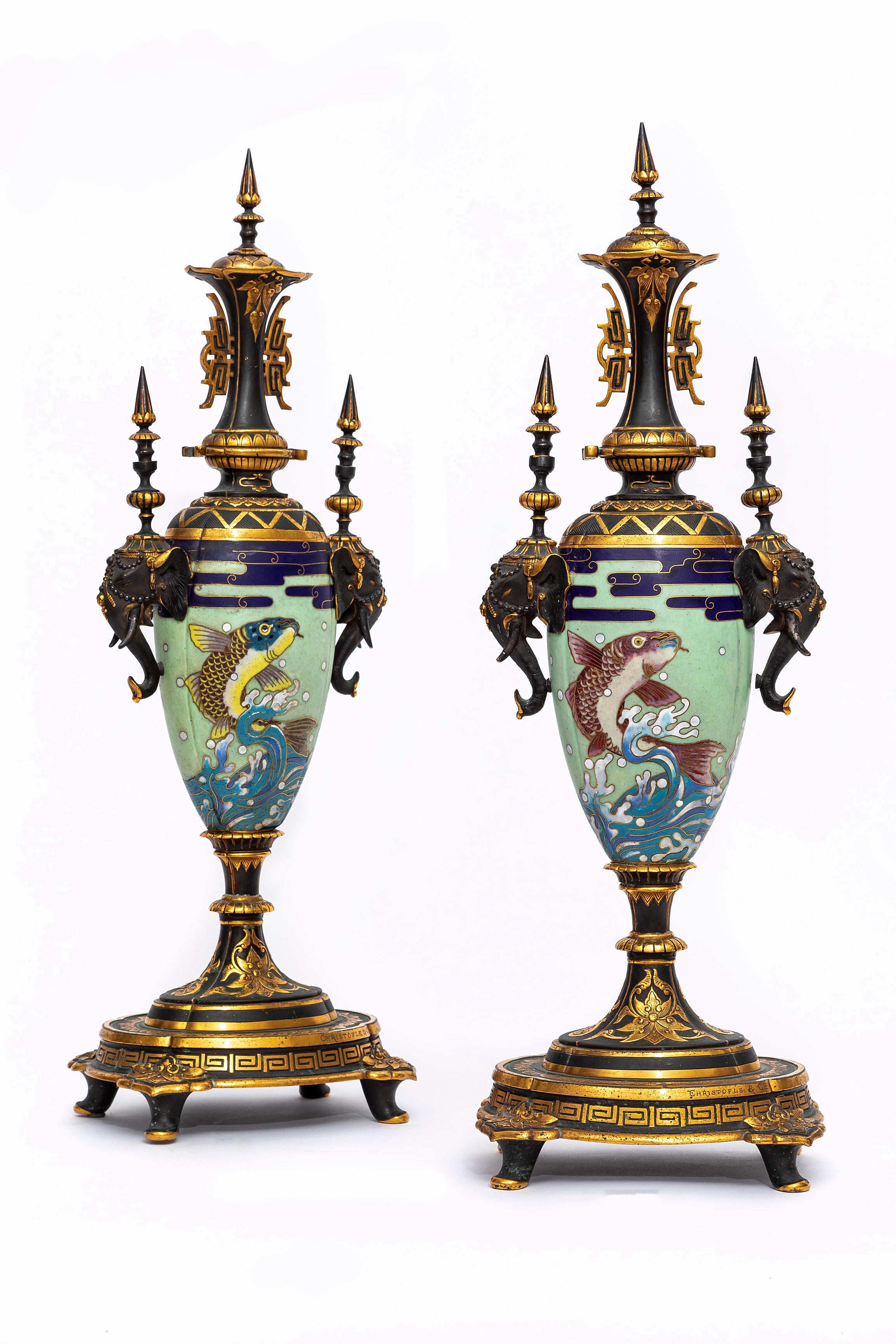 Giapponismo Coppia di vasi francesi Japonisme in bronzo patinato e cloisonné Christofle & Cie in vendita