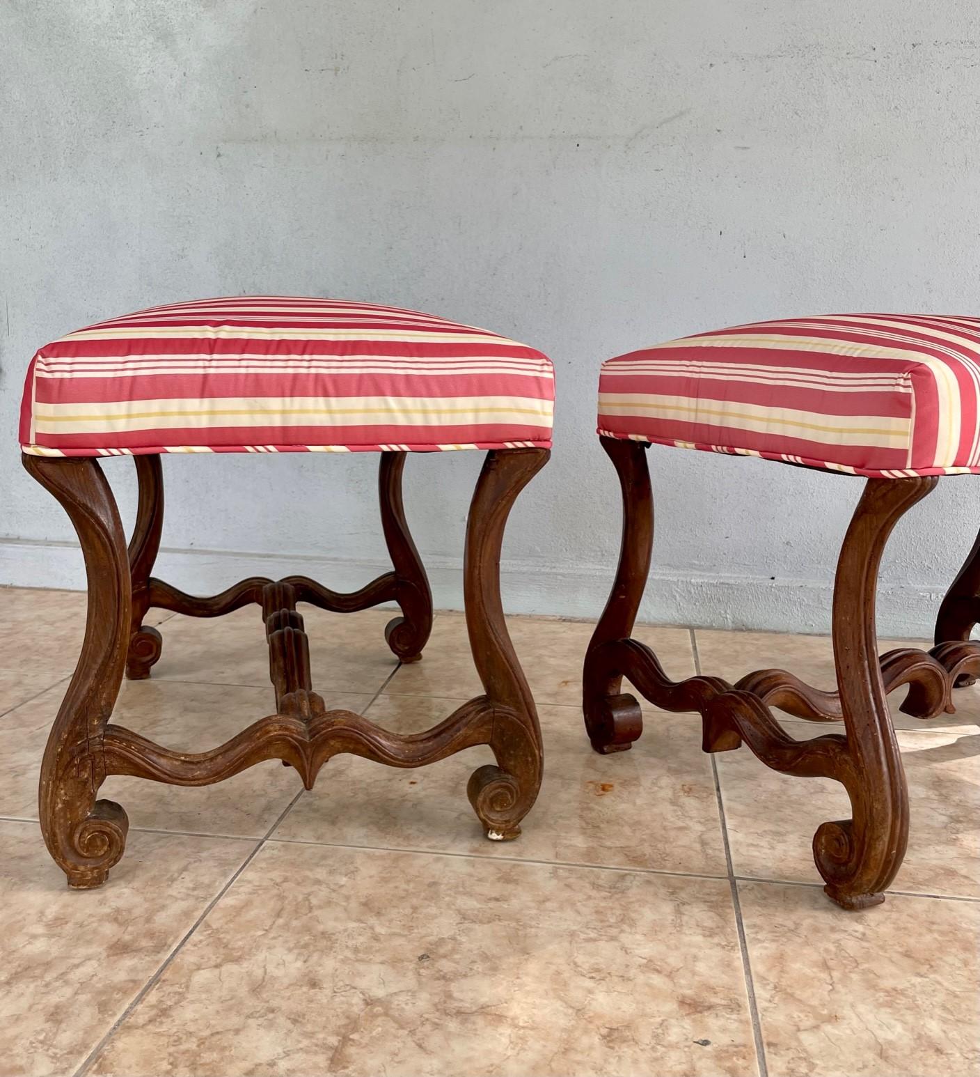 Pair French Louis XV Pouffe Os de Mouton Ottoman Tabouret 17th century.

Antique matched pair of 17th century French Baroque wood carved tabourets. The base was typically used for chair frames. The original ottoman was taken down to the frame and